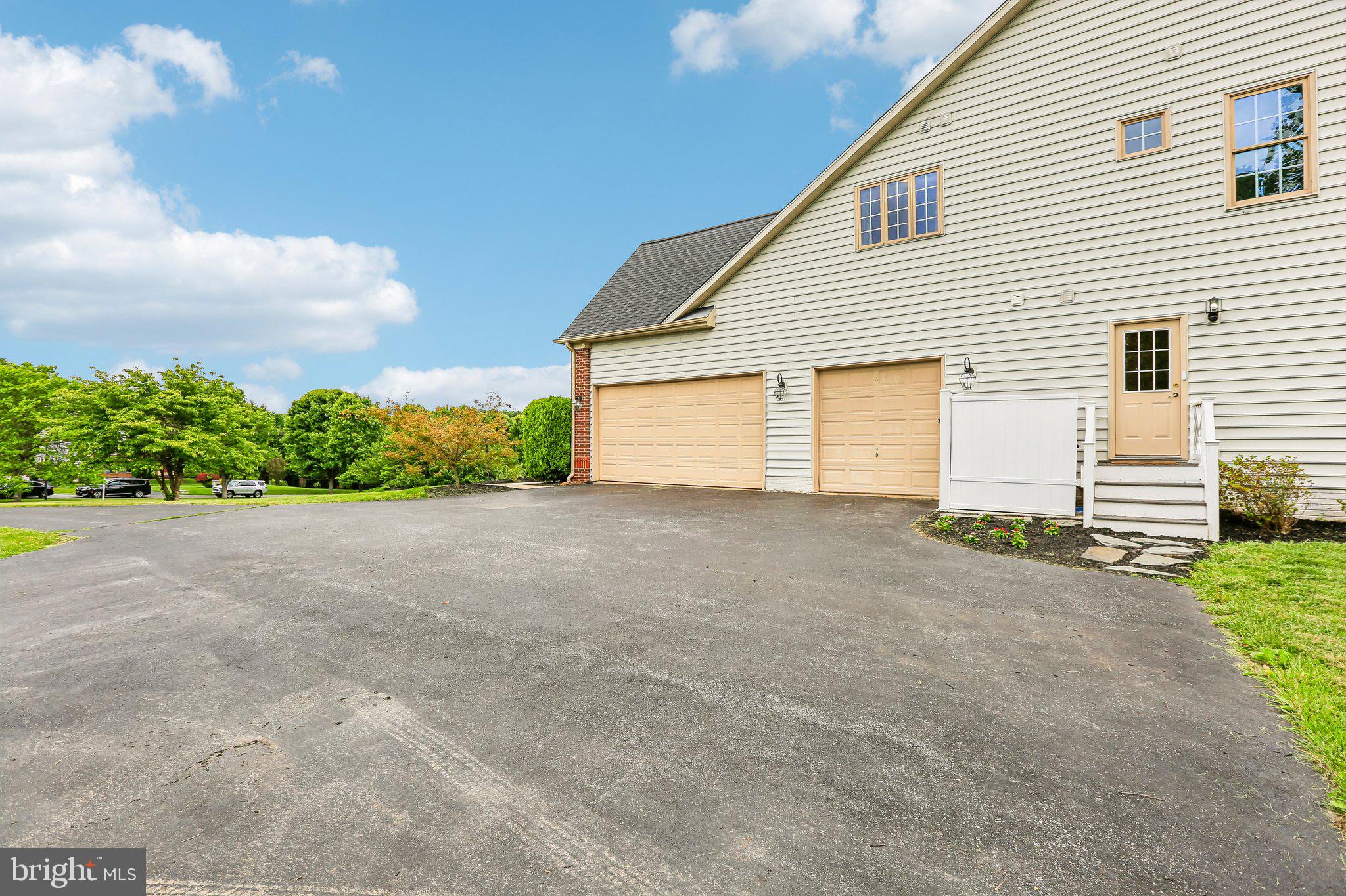 WARD FARM ESTATES - Residential