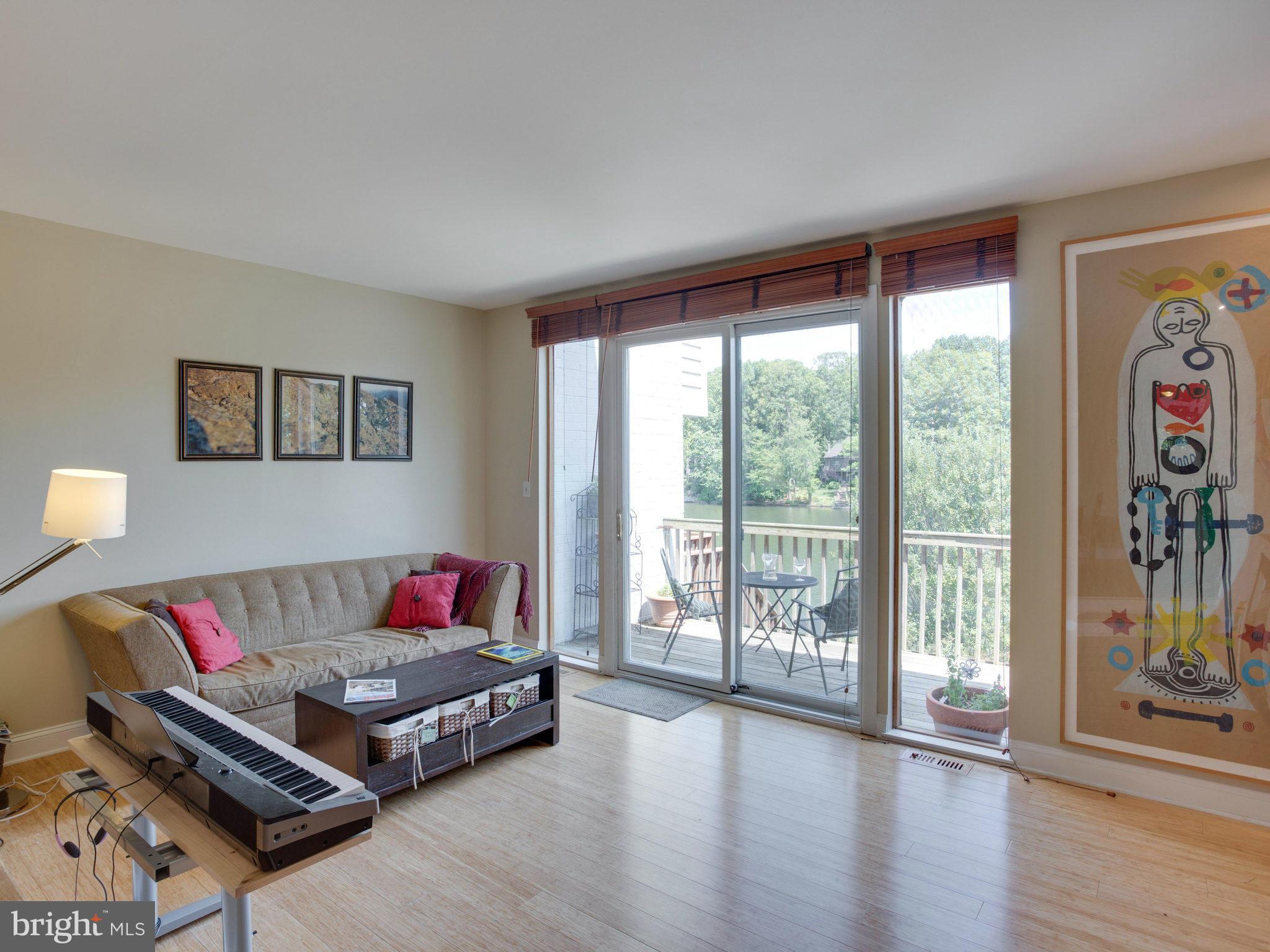 RESTON - Residential Lease