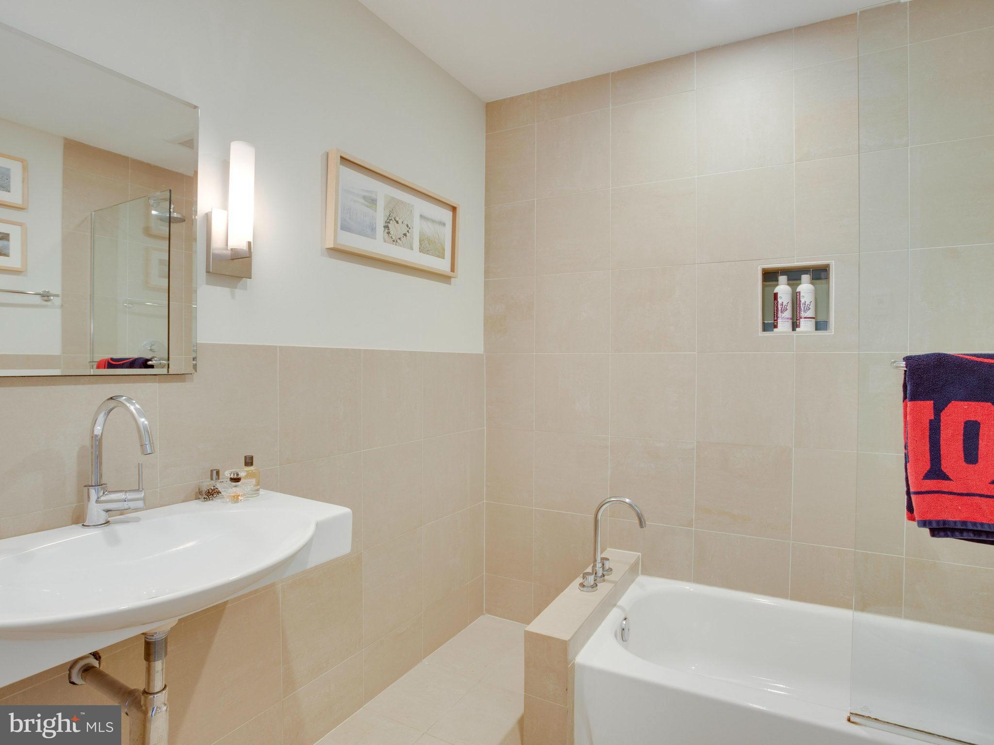 RESTON - Residential Lease