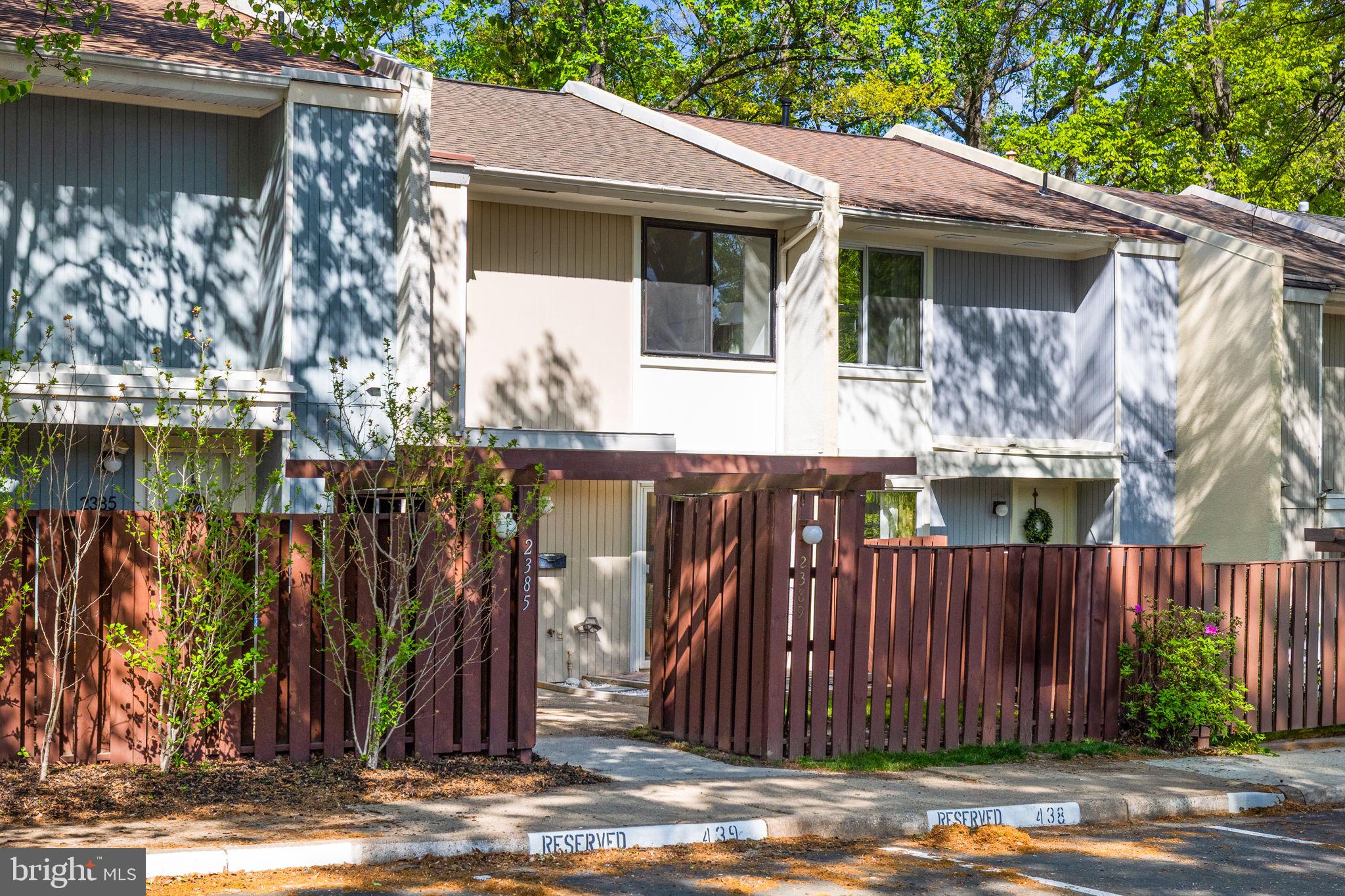 SOUTHGATE SQUARE CLUSTER - Residential