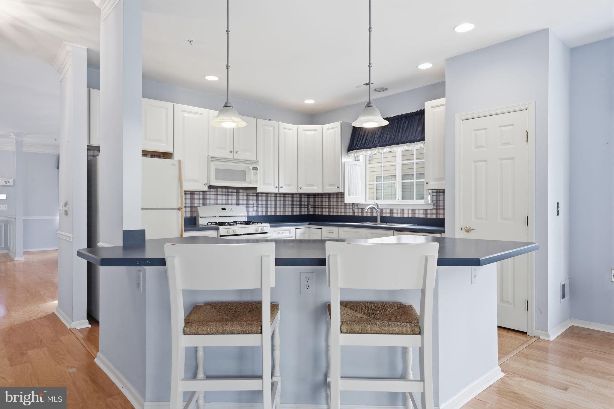 HERITAGE CR ESTS - Residential