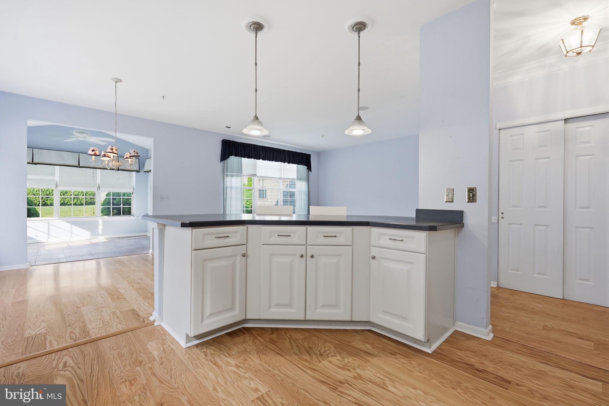 HERITAGE CR ESTS - Residential