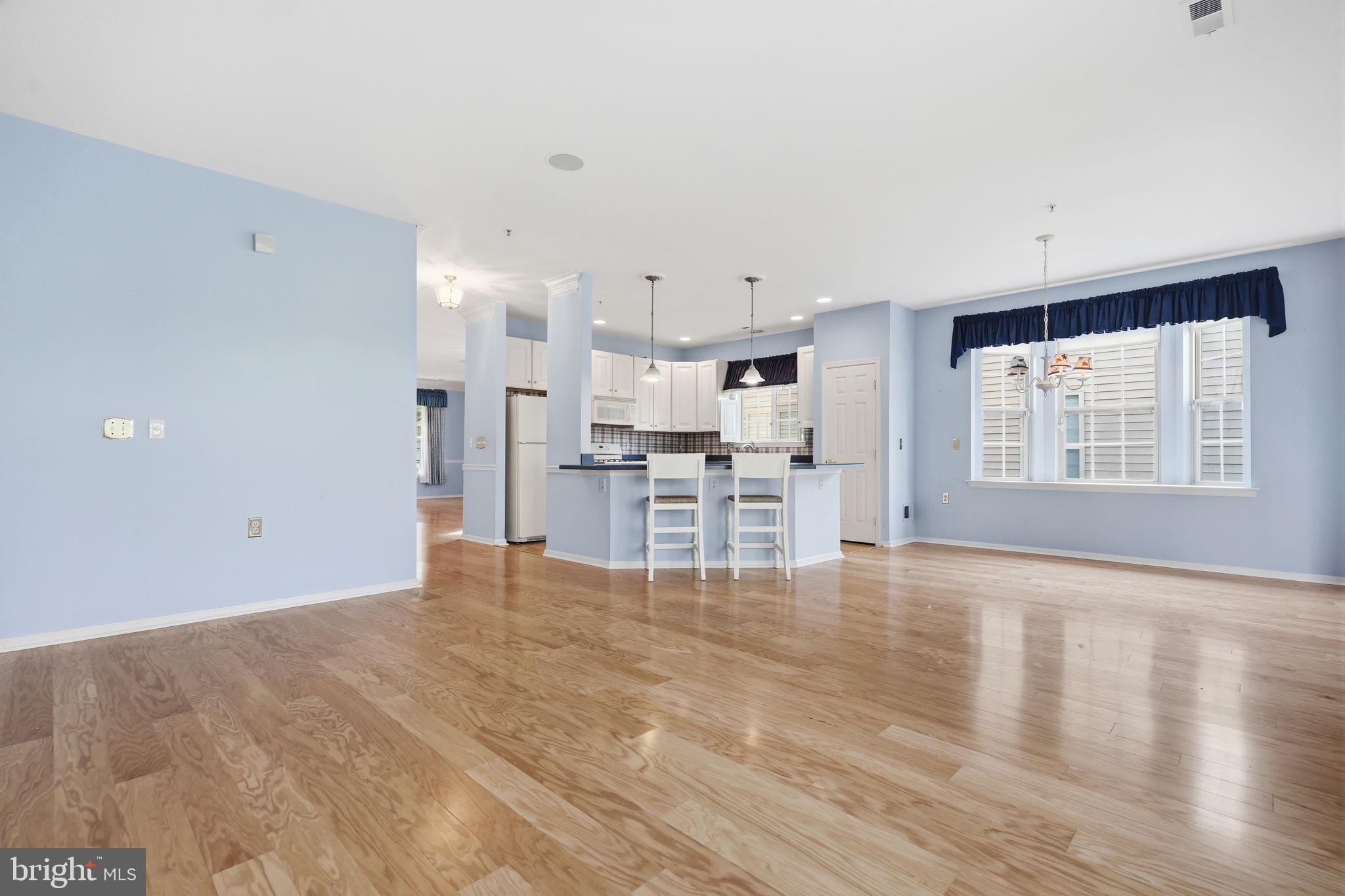 HERITAGE CR ESTS - Residential