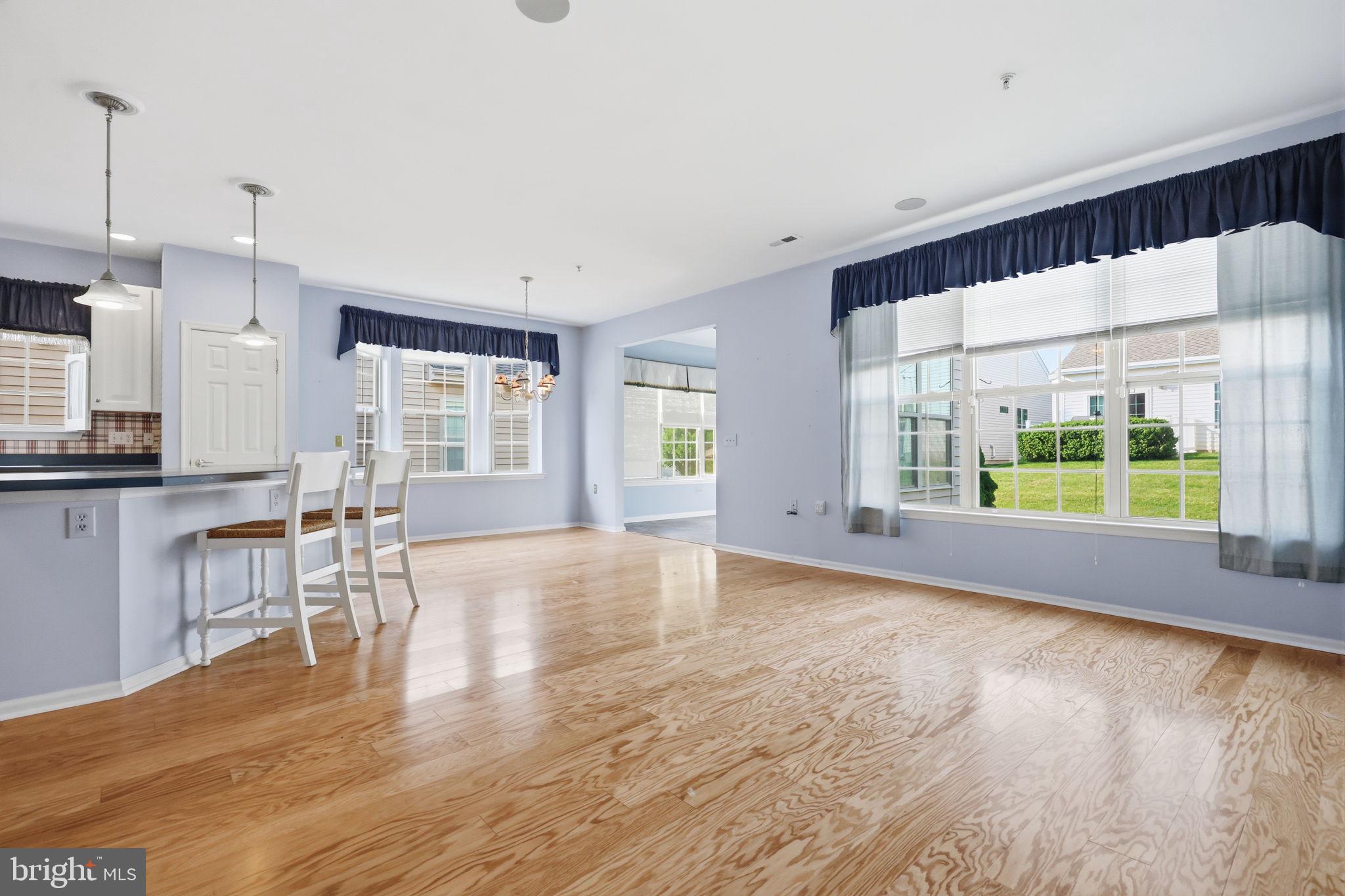 HERITAGE CR ESTS - Residential