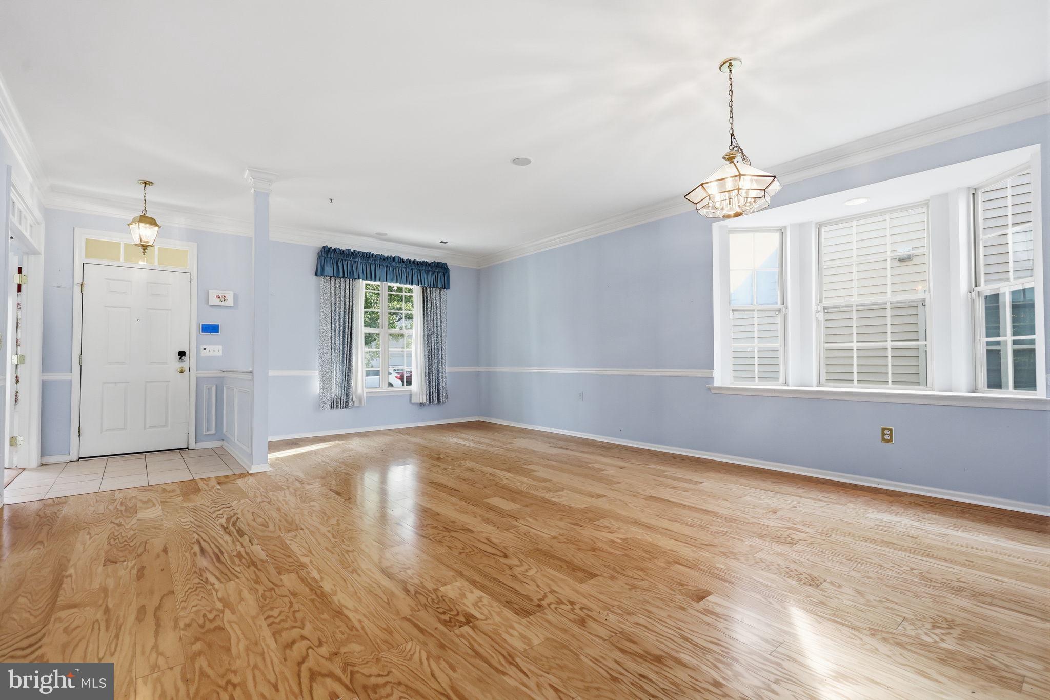 HERITAGE CR ESTS - Residential