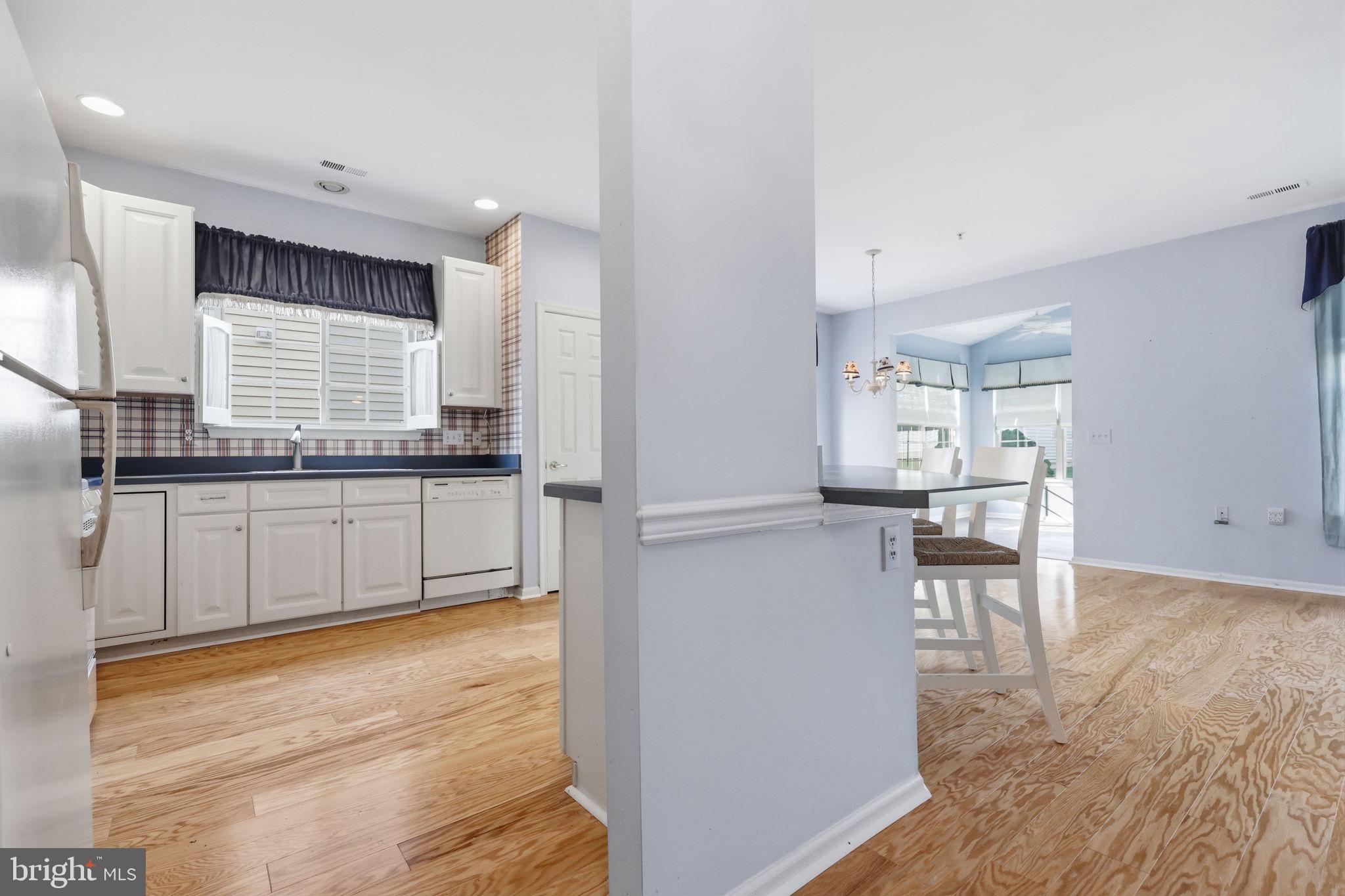 HERITAGE CR ESTS - Residential