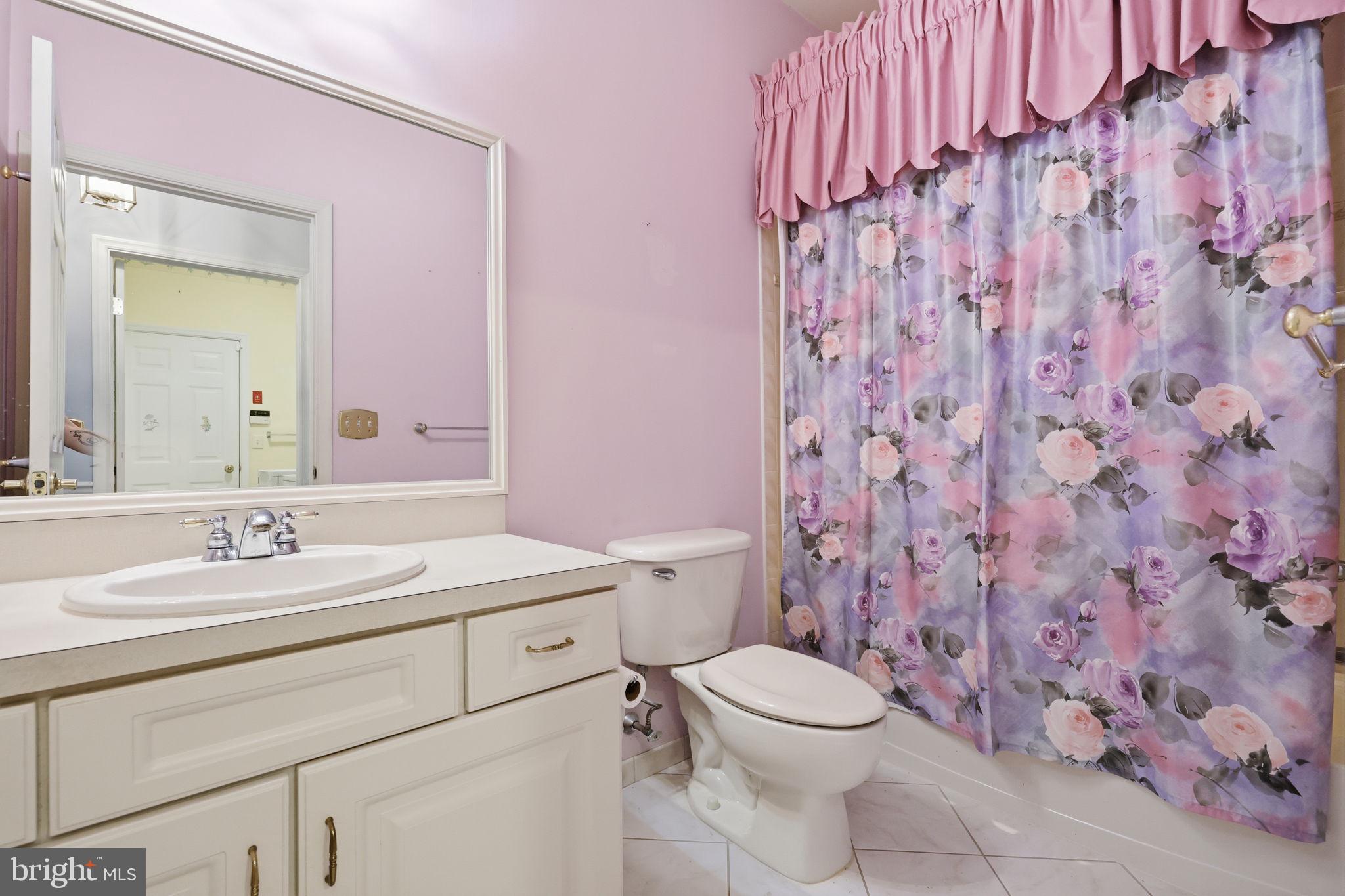 HERITAGE CR ESTS - Residential