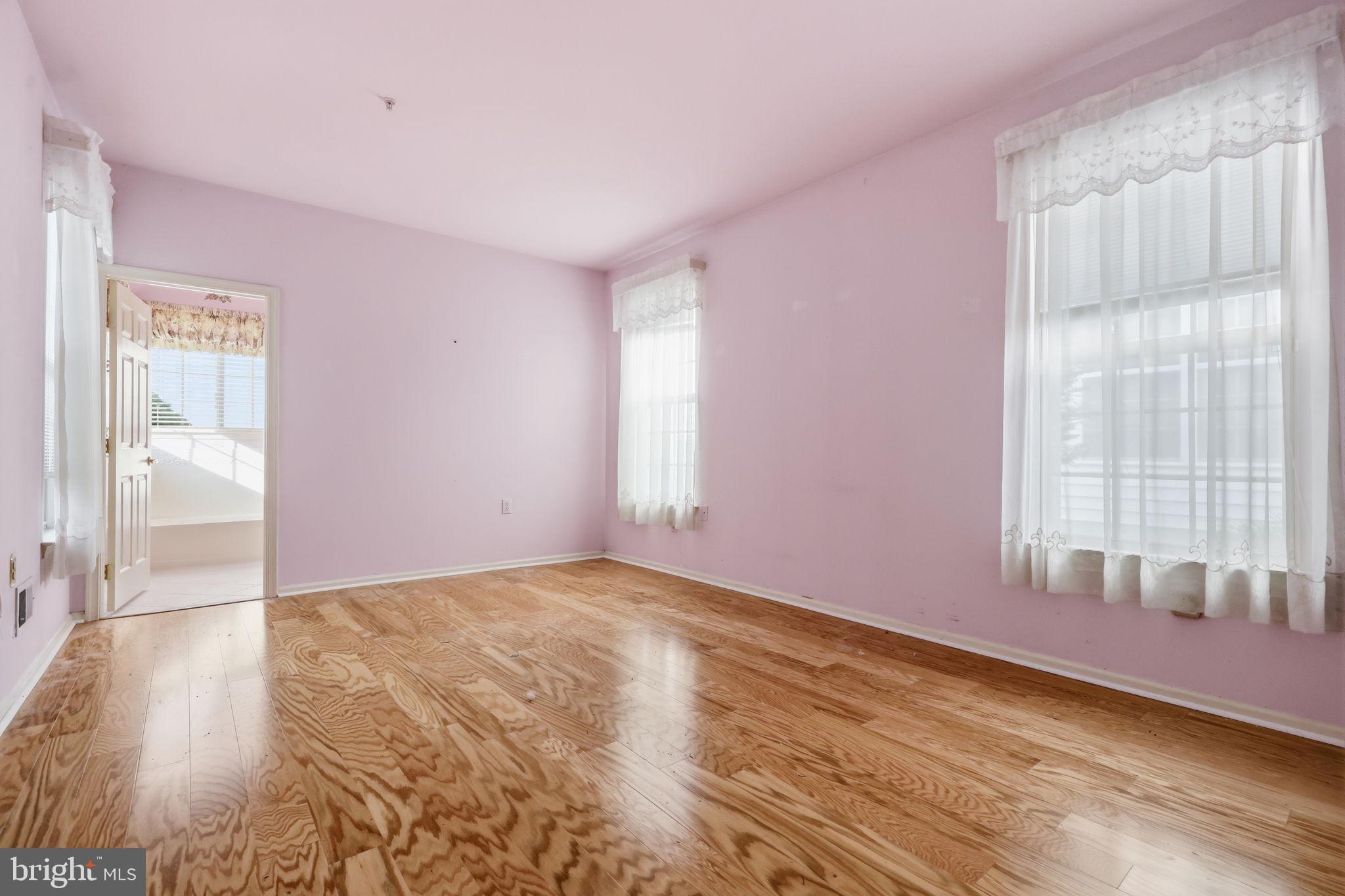 HERITAGE CR ESTS - Residential
