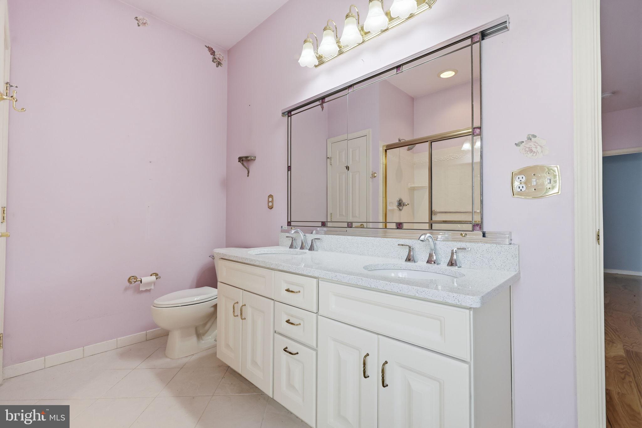 HERITAGE CR ESTS - Residential