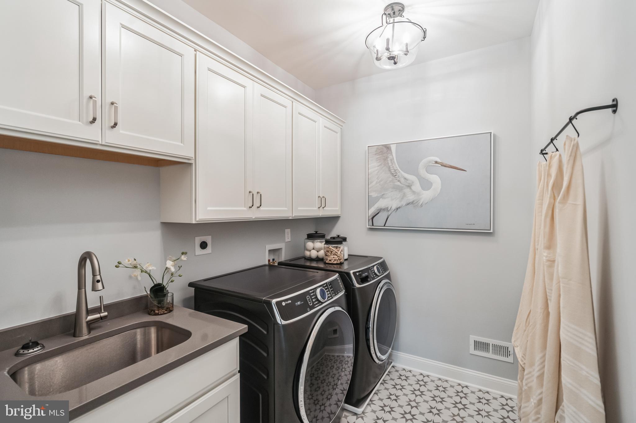 STRAWBERRY HILLS - Residential