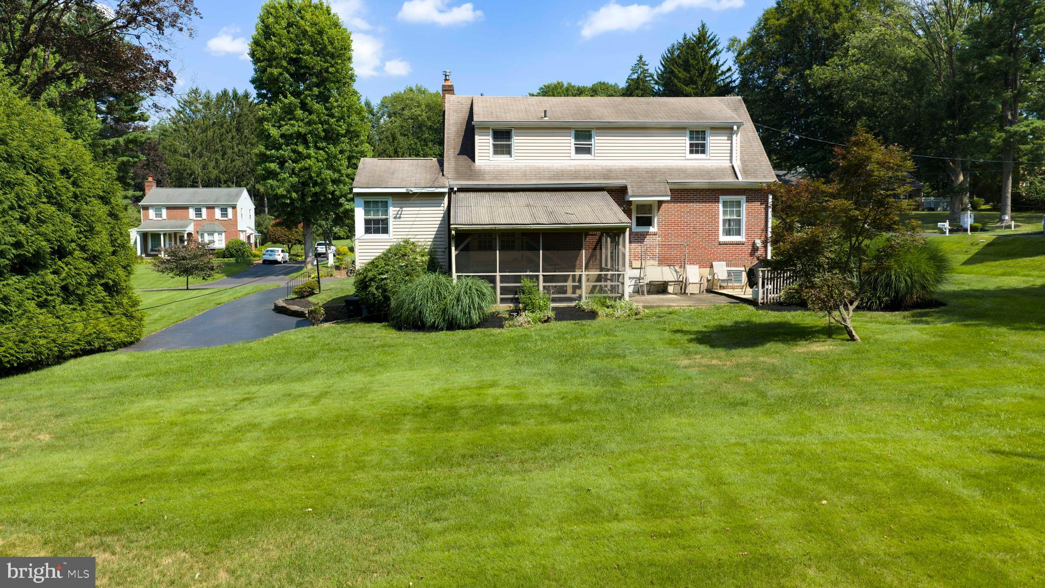 HUNTINGDON VALLEY - Residential