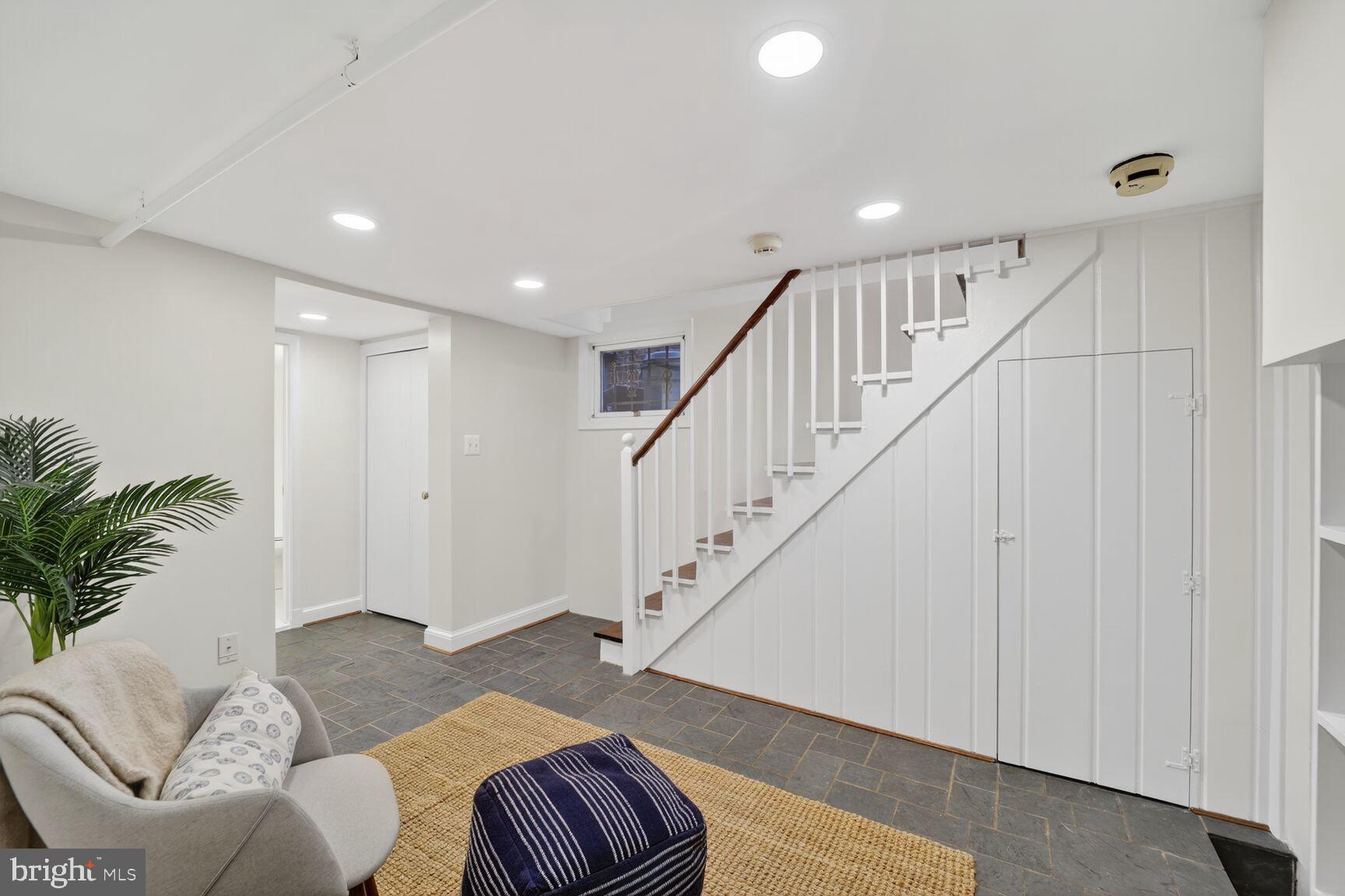 GEORGETOWN - Residential