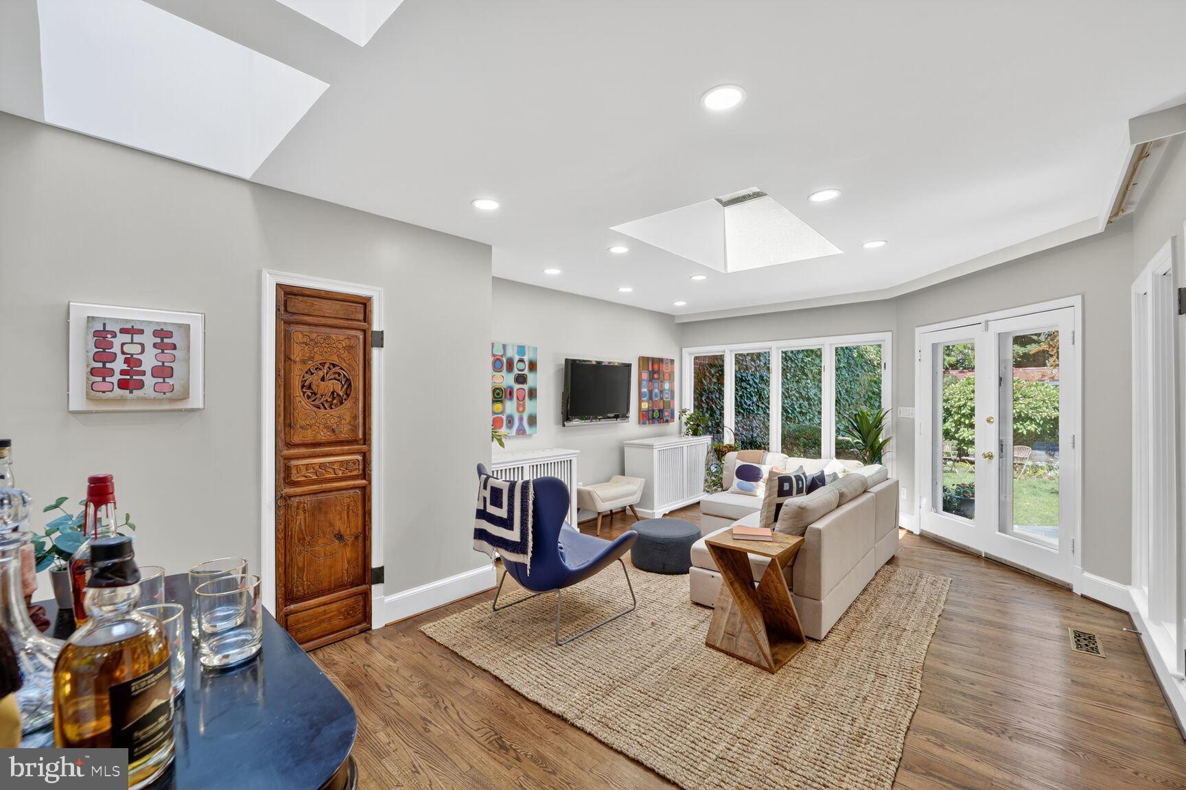 GEORGETOWN - Residential