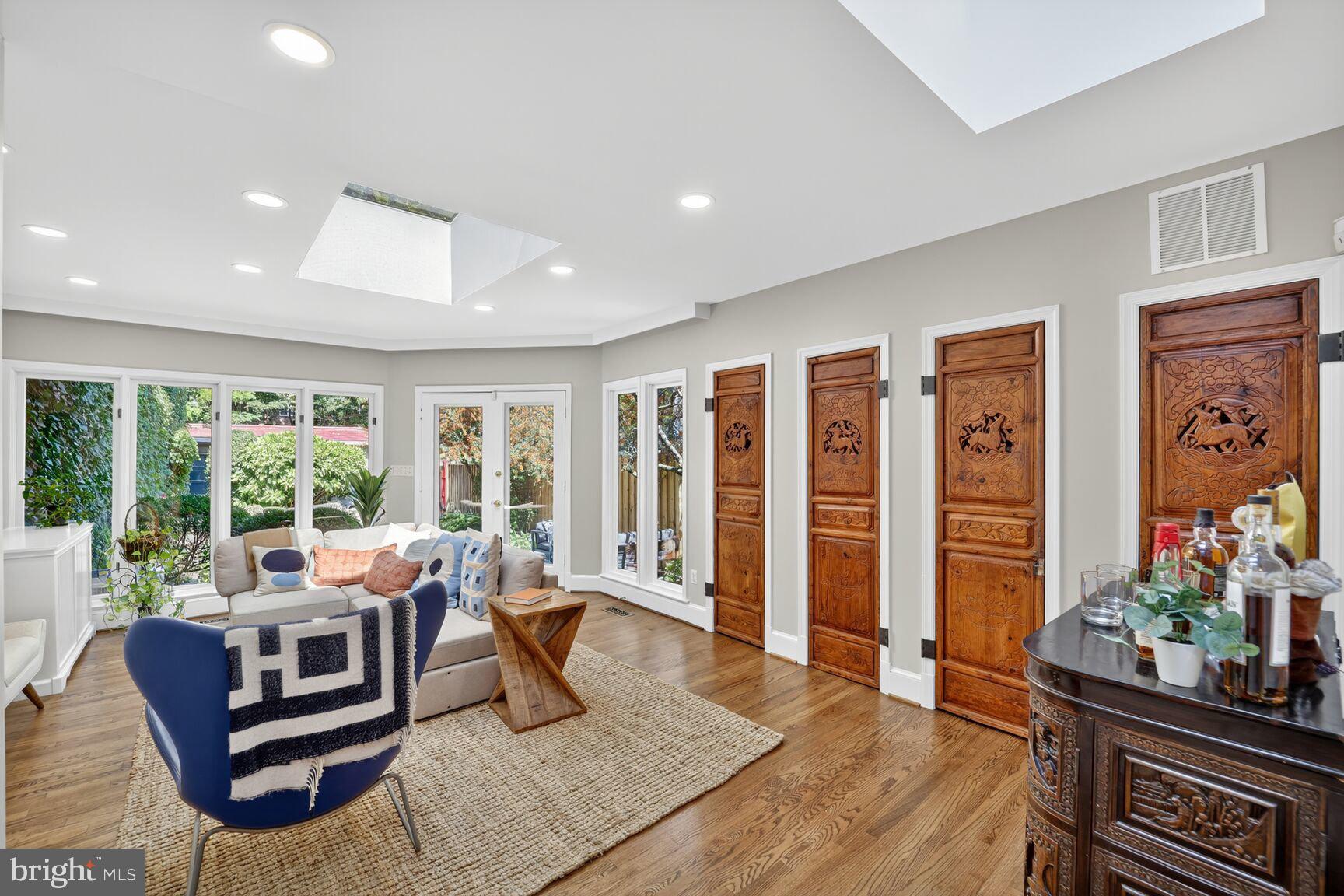 GEORGETOWN - Residential