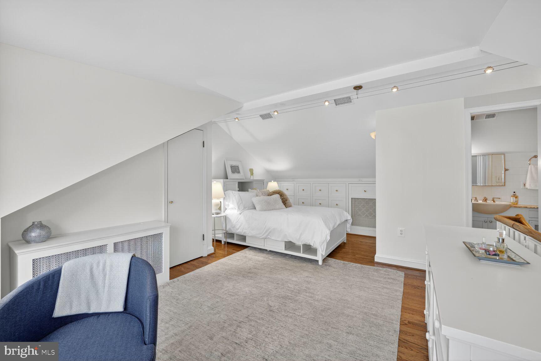 GEORGETOWN - Residential