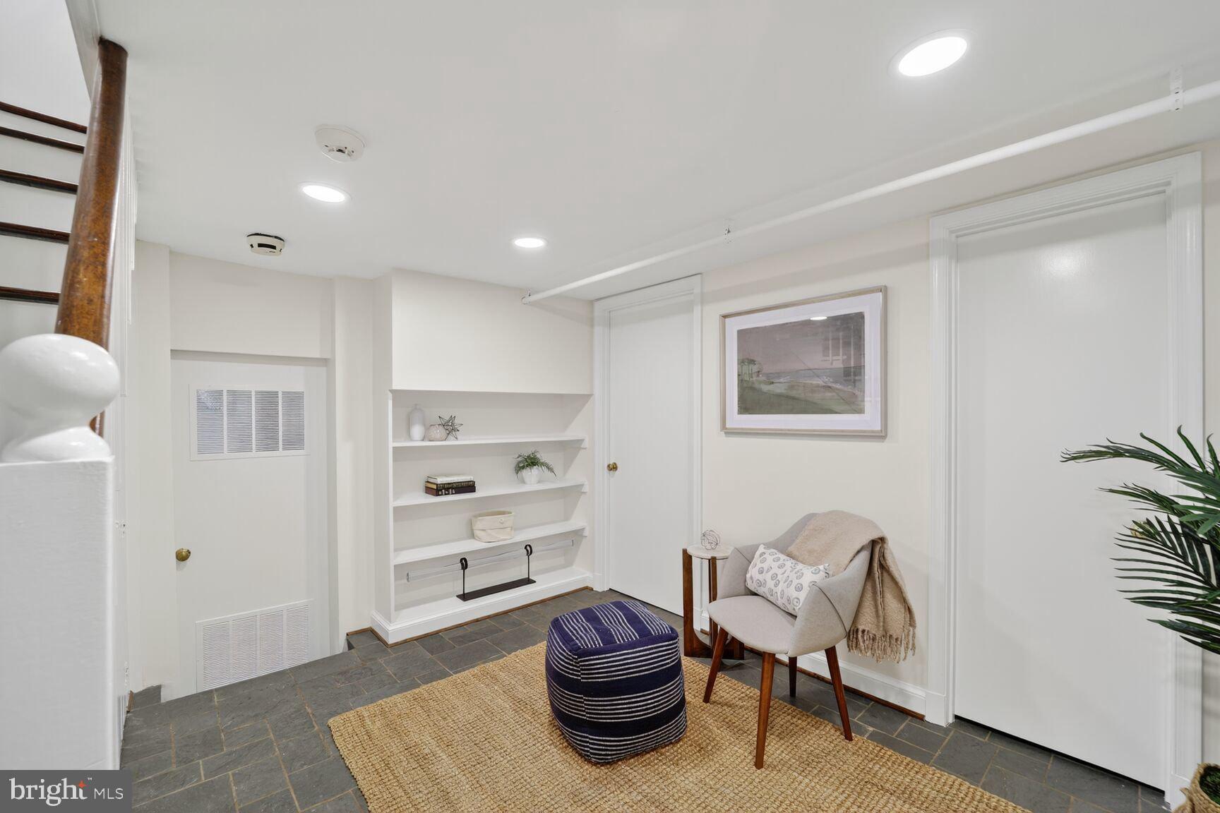 GEORGETOWN - Residential