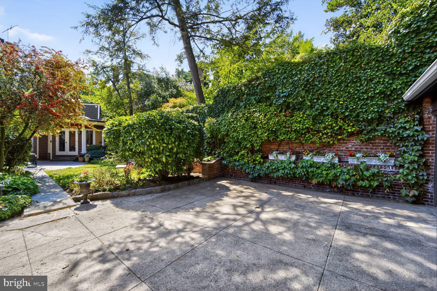GEORGETOWN - Residential
