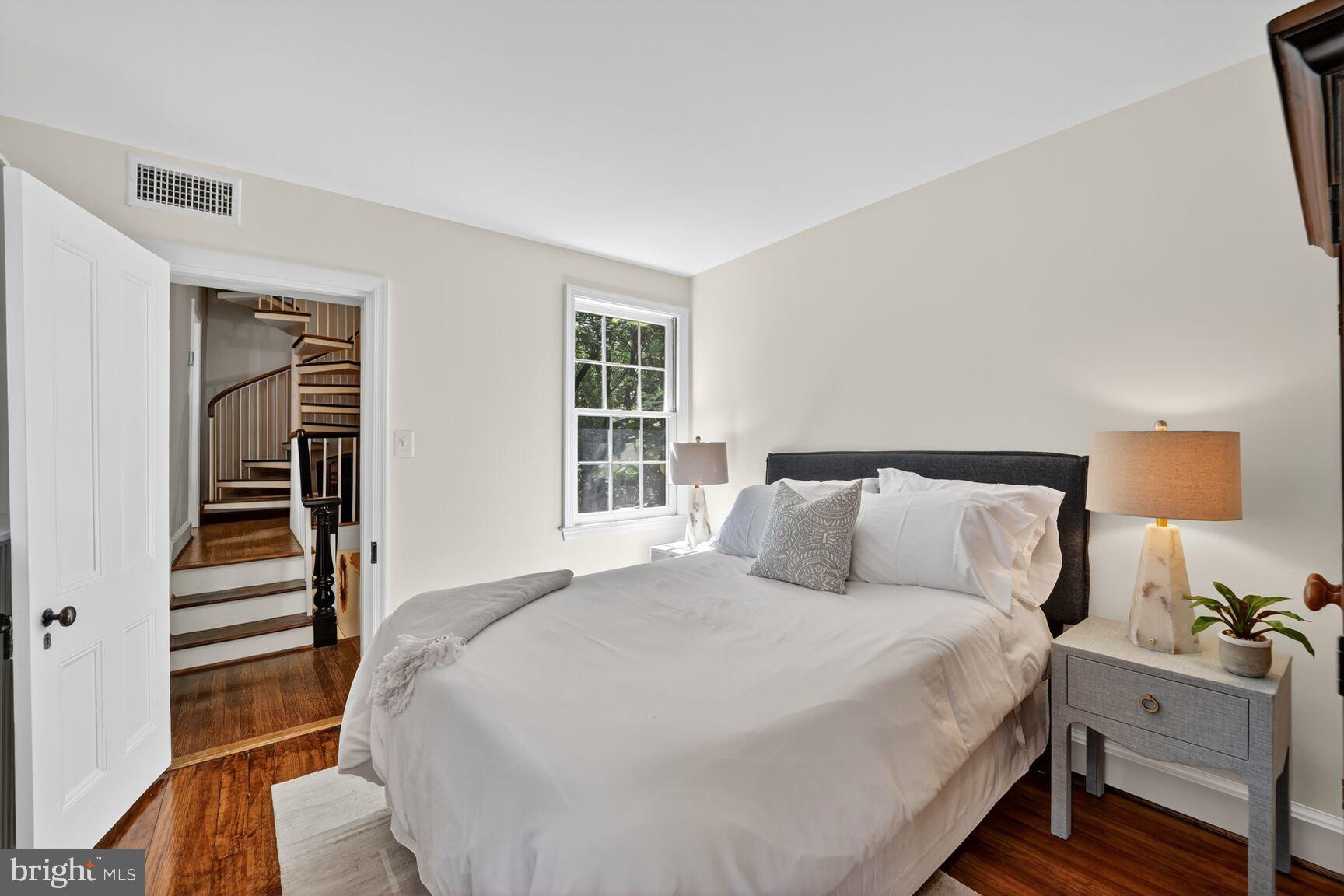GEORGETOWN - Residential