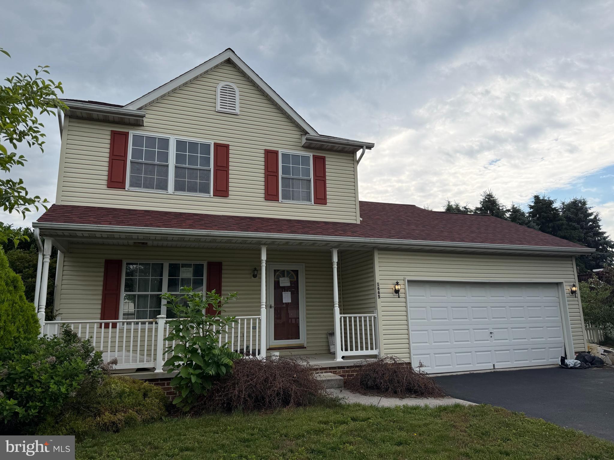 Home requires repairs and is not move-in ready.  Short sale—NOT bank approved. Buyer is responsible for $6,000 loss mitigation fee. Being sold strictly as-is.