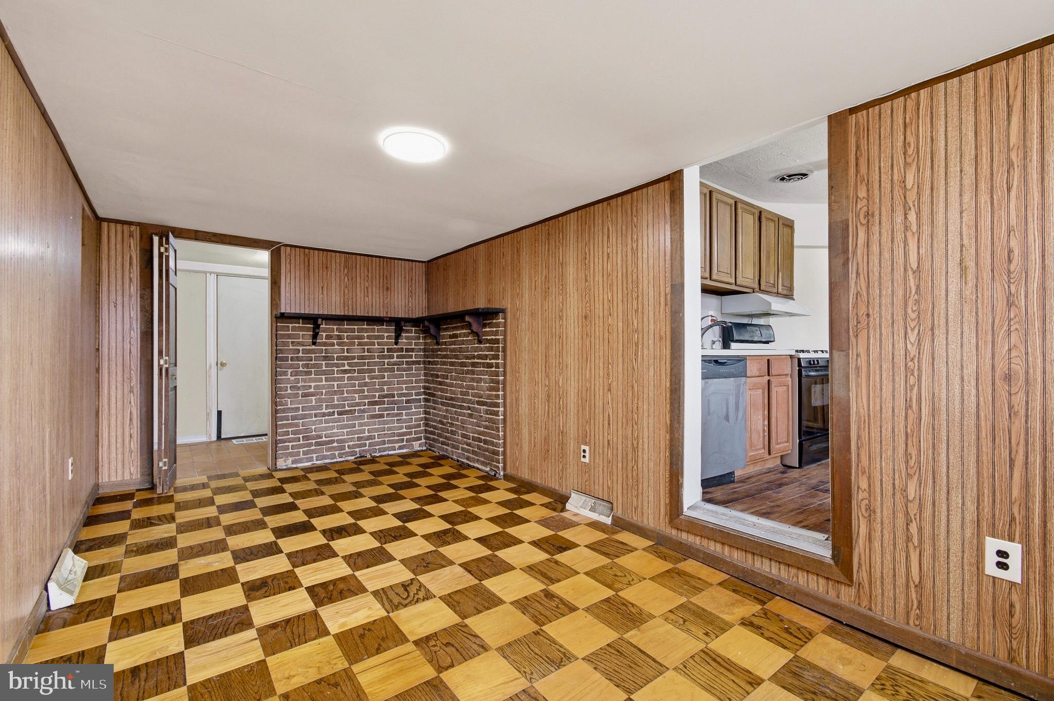 WEST LANHAM HILLS - Residential