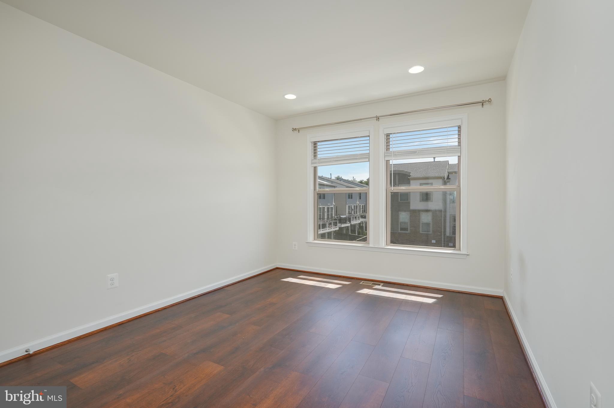 GATEWAY COMMONS - STONE RIDGE - Residential