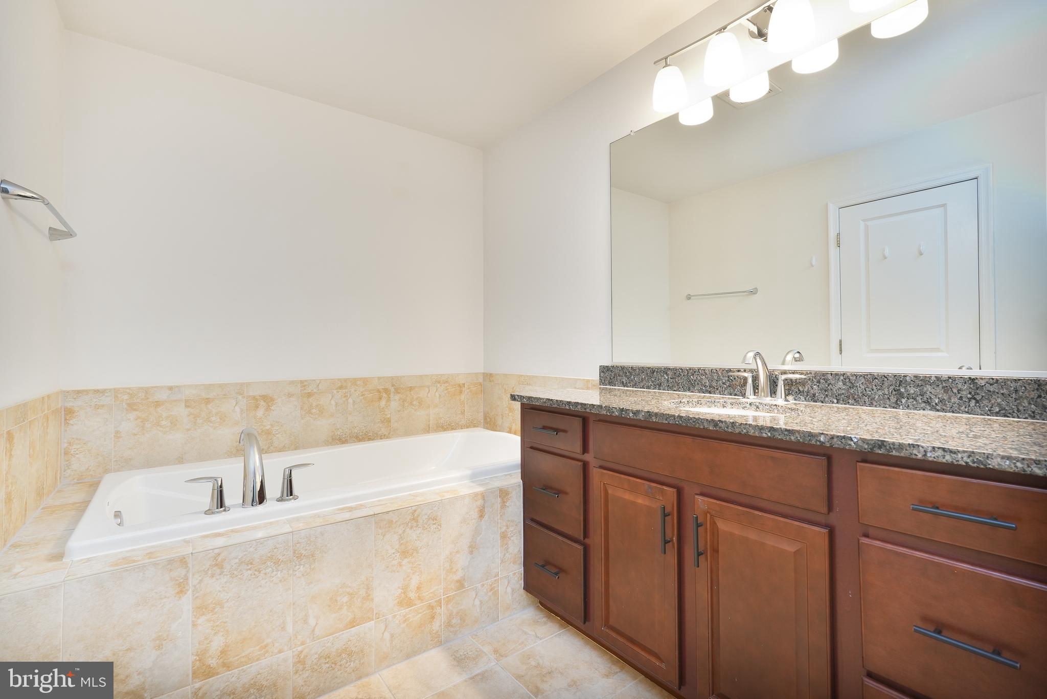GATEWAY COMMONS - STONE RIDGE - Residential