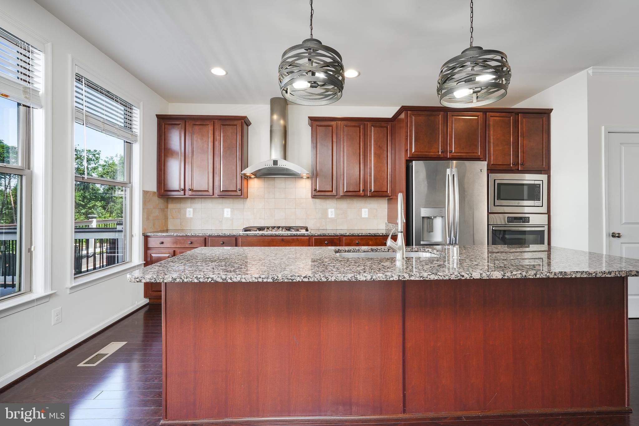 GATEWAY COMMONS - STONE RIDGE - Residential