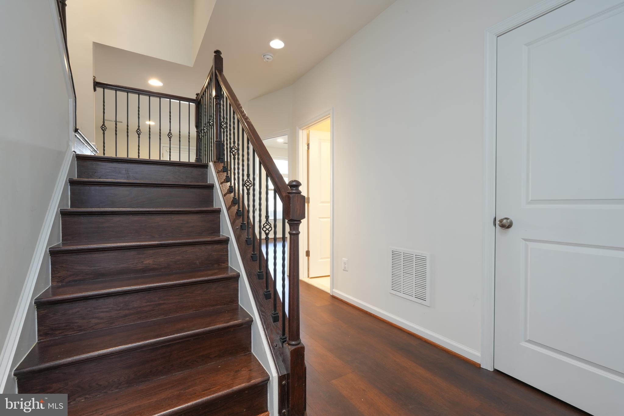 GATEWAY COMMONS - STONE RIDGE - Residential