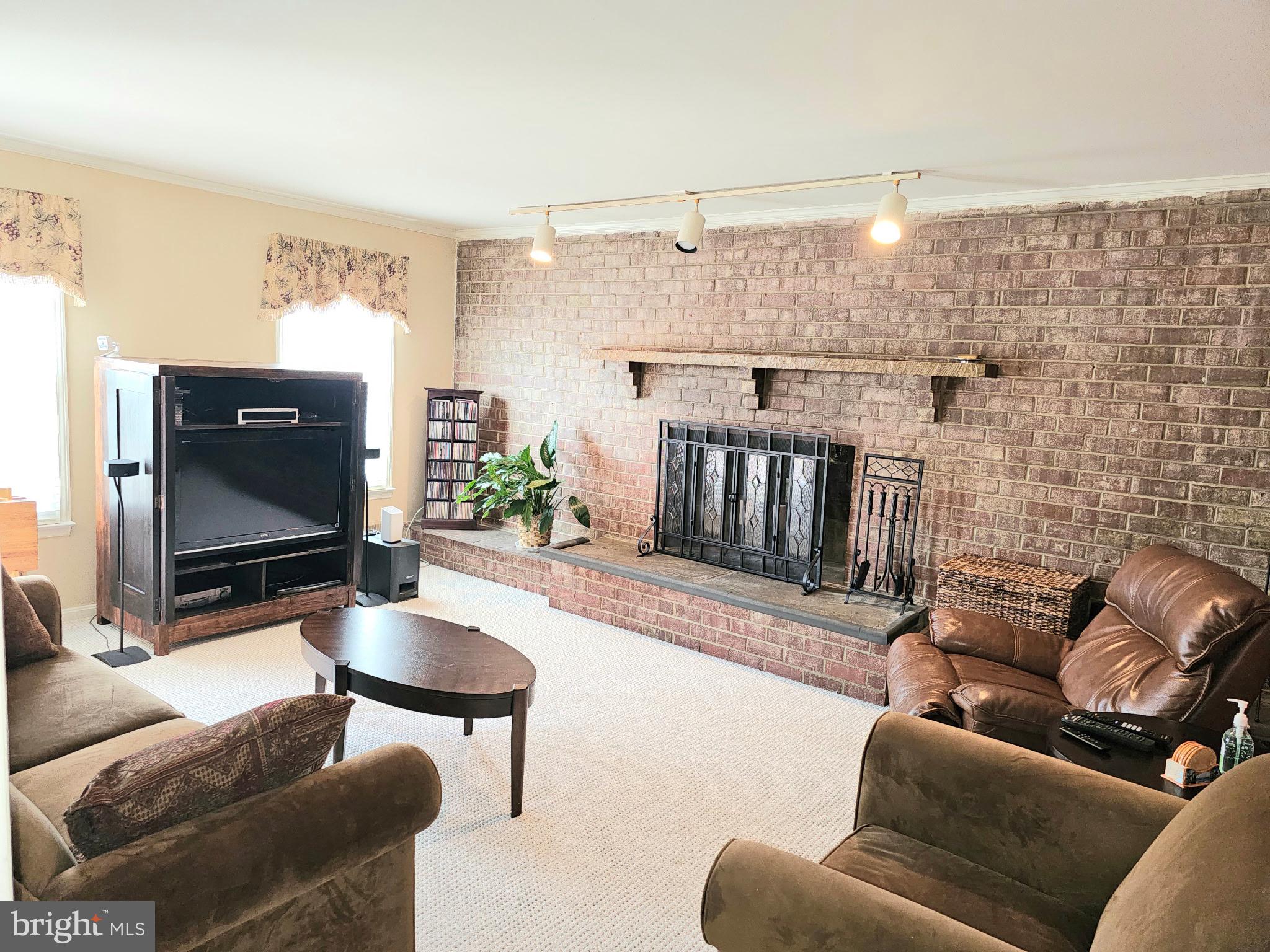 GUM SPRINGS FARM - Residential