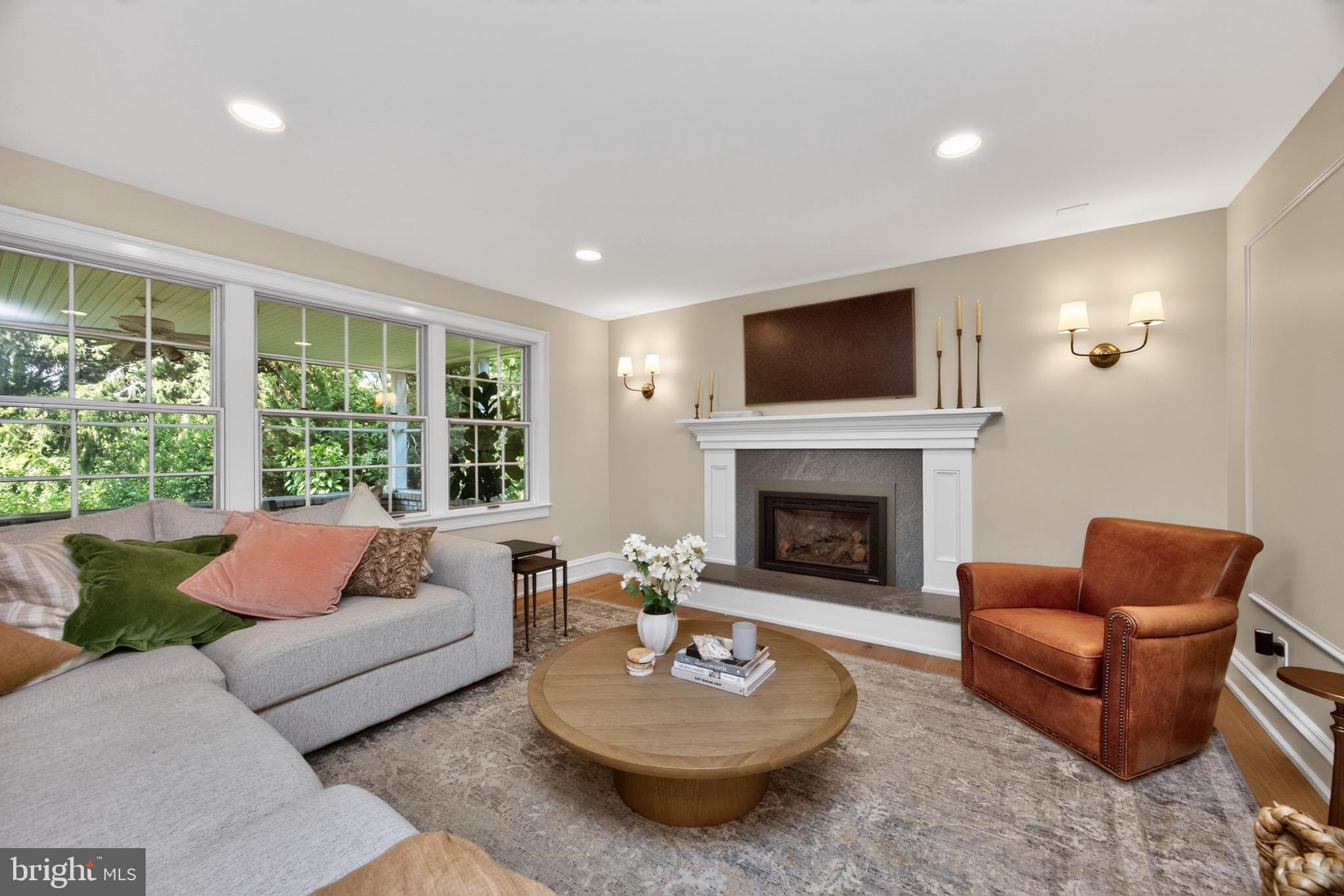 CHARTER CHASE - Residential