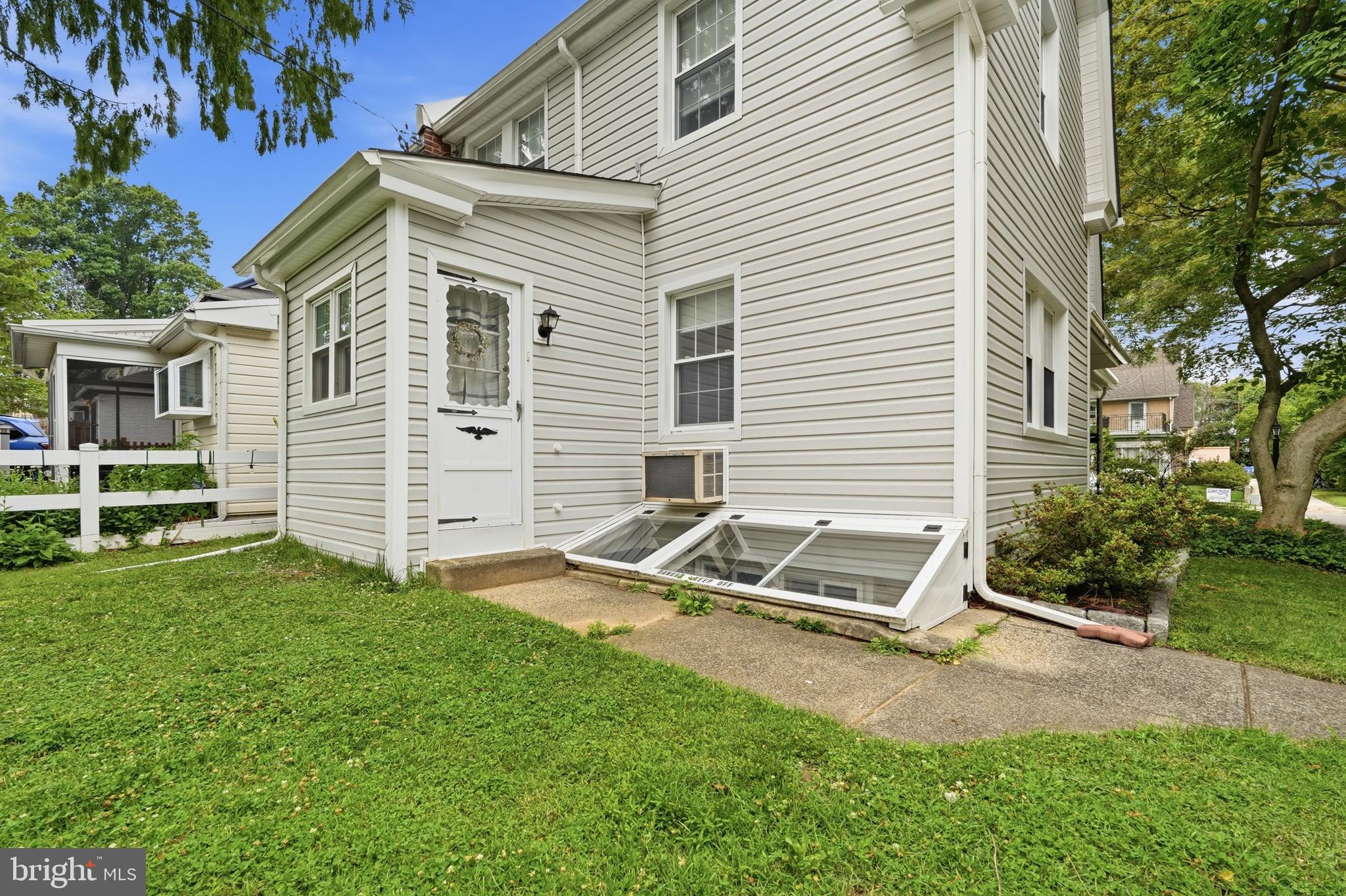 ROWLAND PARK - Residential