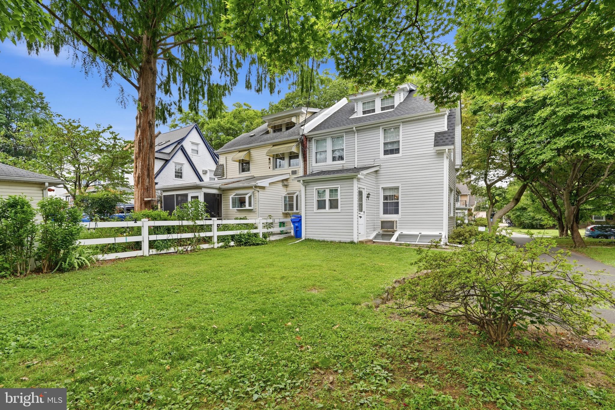 ROWLAND PARK - Residential