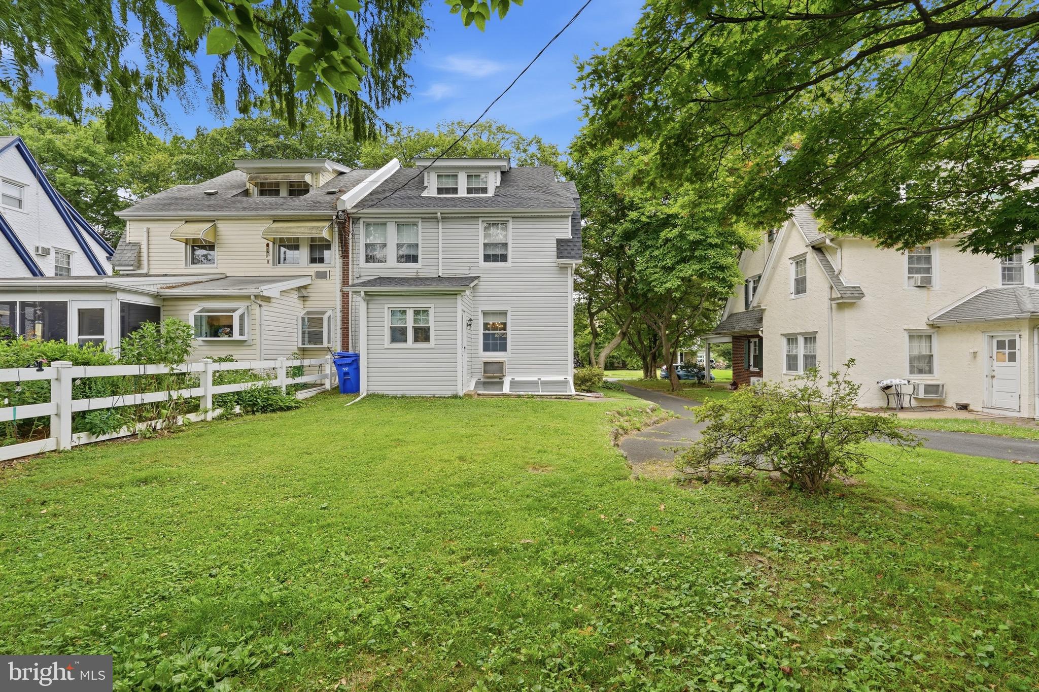 ROWLAND PARK - Residential
