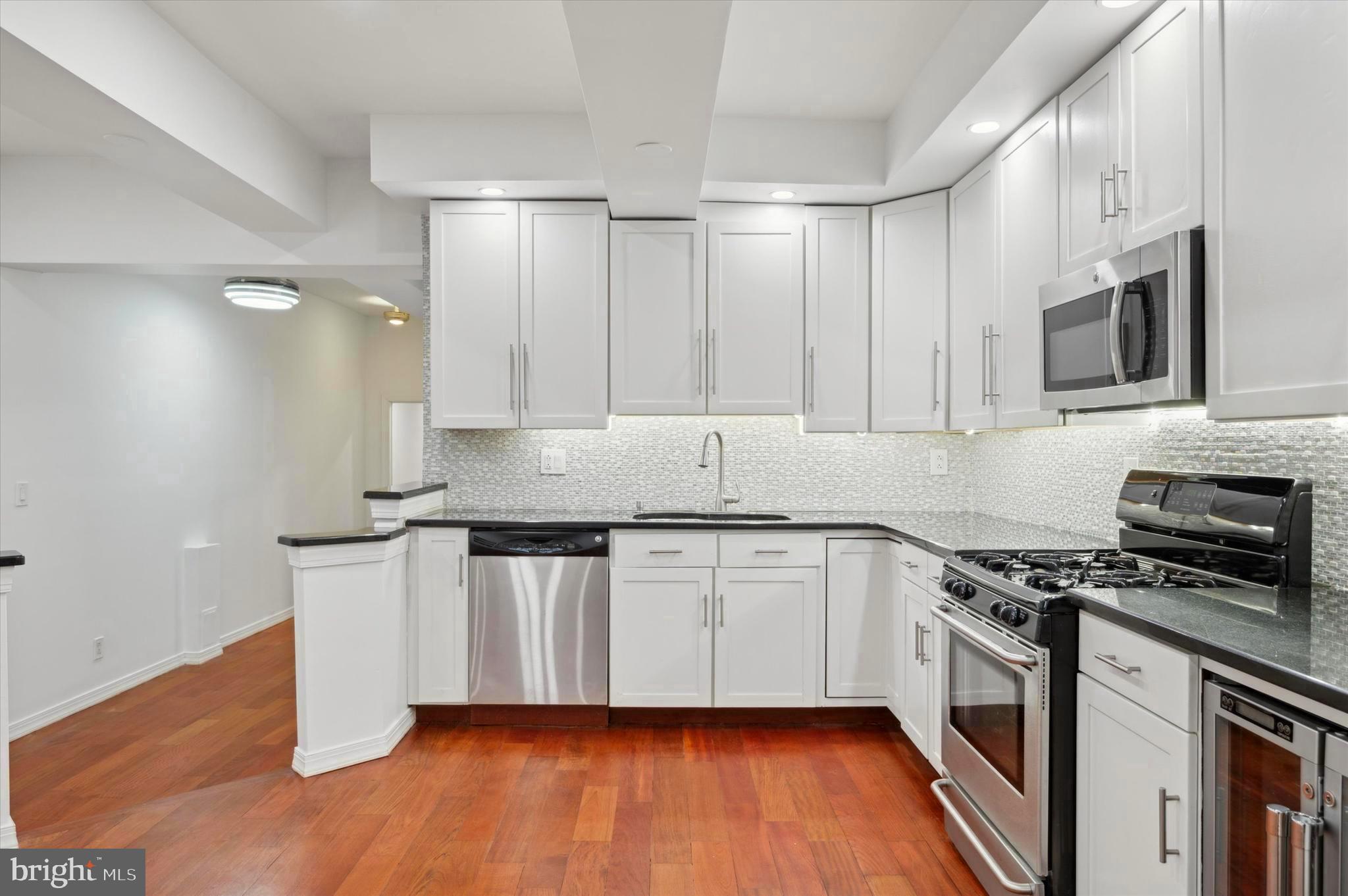 FAIRMOUNT - Residential