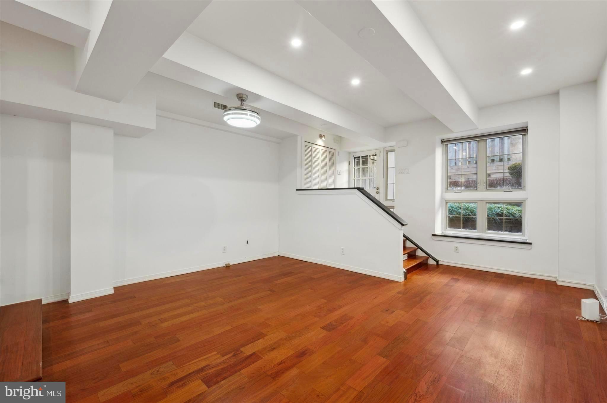 FAIRMOUNT - Residential