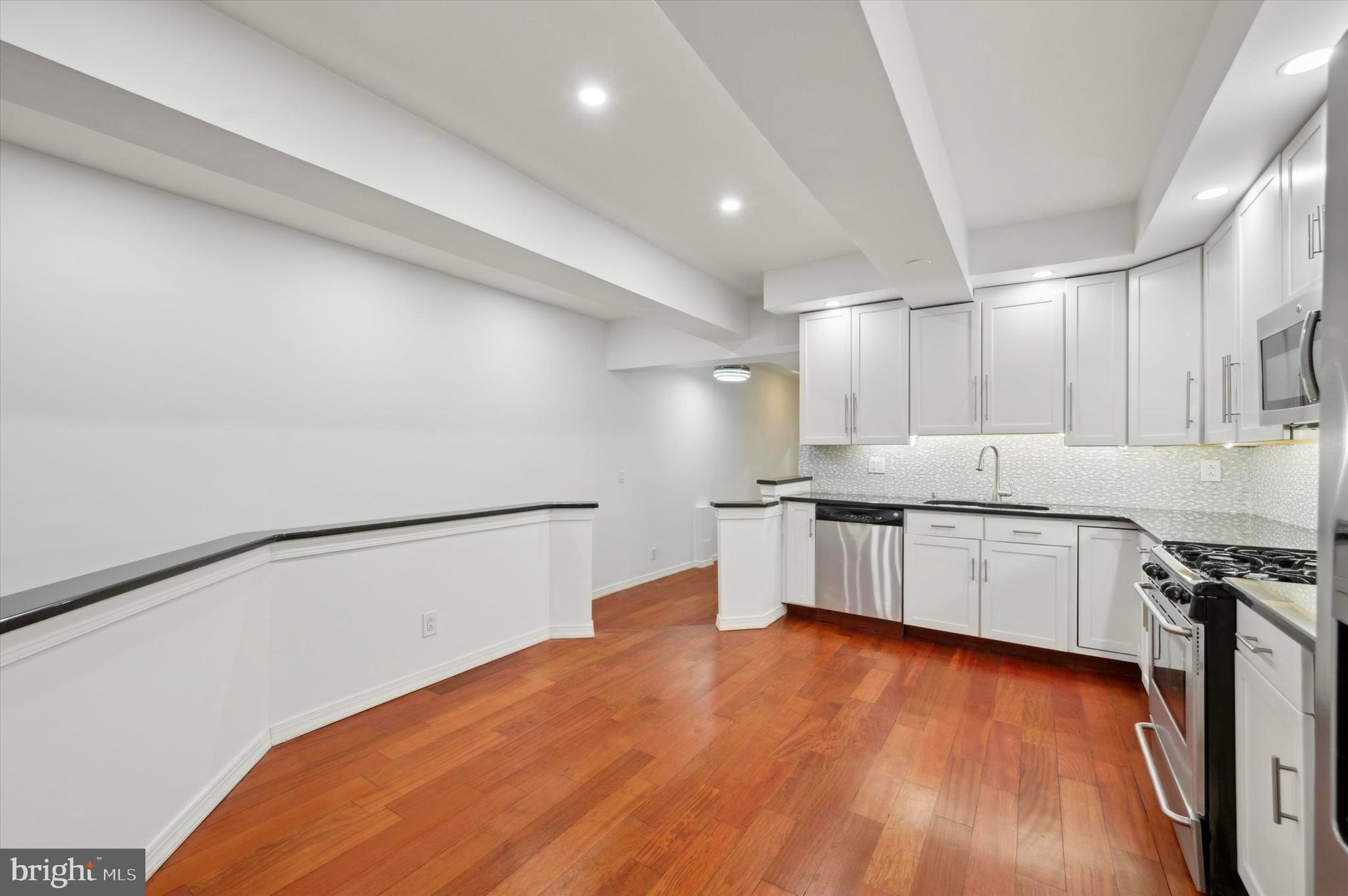 FAIRMOUNT - Residential