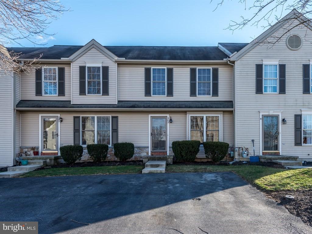 HAMPTON CHASE - Residential