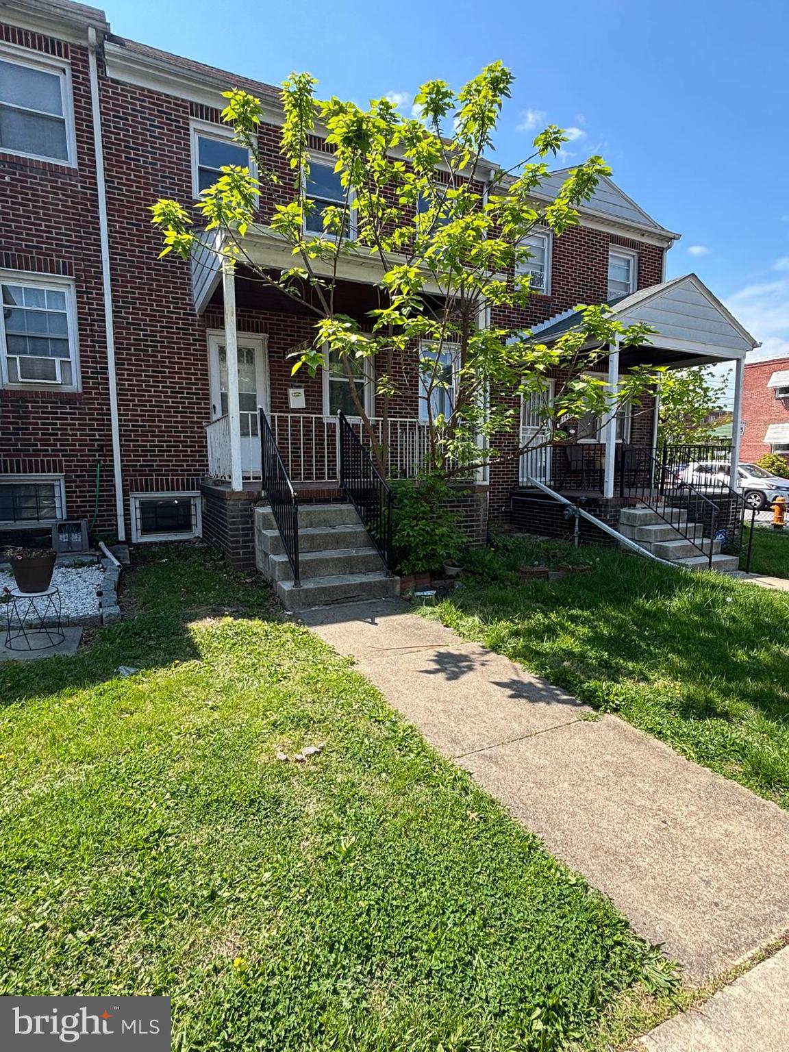 Updated and ready townhome. Offering 3 bedrooms, 3 full baths, central airconditioning. Berea in Baltimore is comprised of historic rowhomes offering residents a choice between large, grassy yards and low-maintenance, paved front areas. The majority of the neighborhood includes well-manicured lawns, tidy porches and abundant flower gardens. Residents enjoy a strong sense of community, engaged neighbors and easy access to major commuter routes.