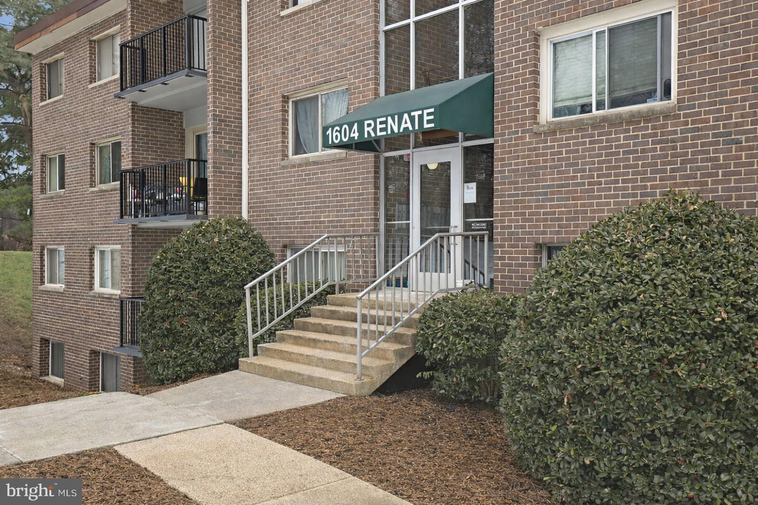OCCOQUAN RIDGE CONDO - Residential