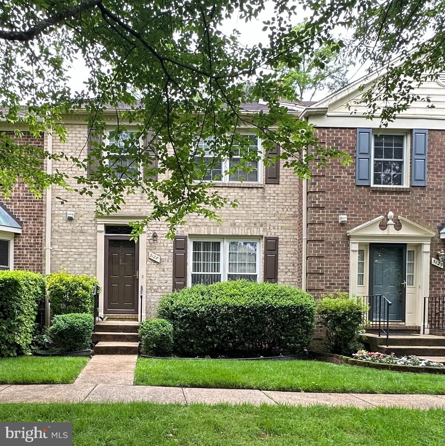 TOWNES OF WAKEFIELD - Residential Lease