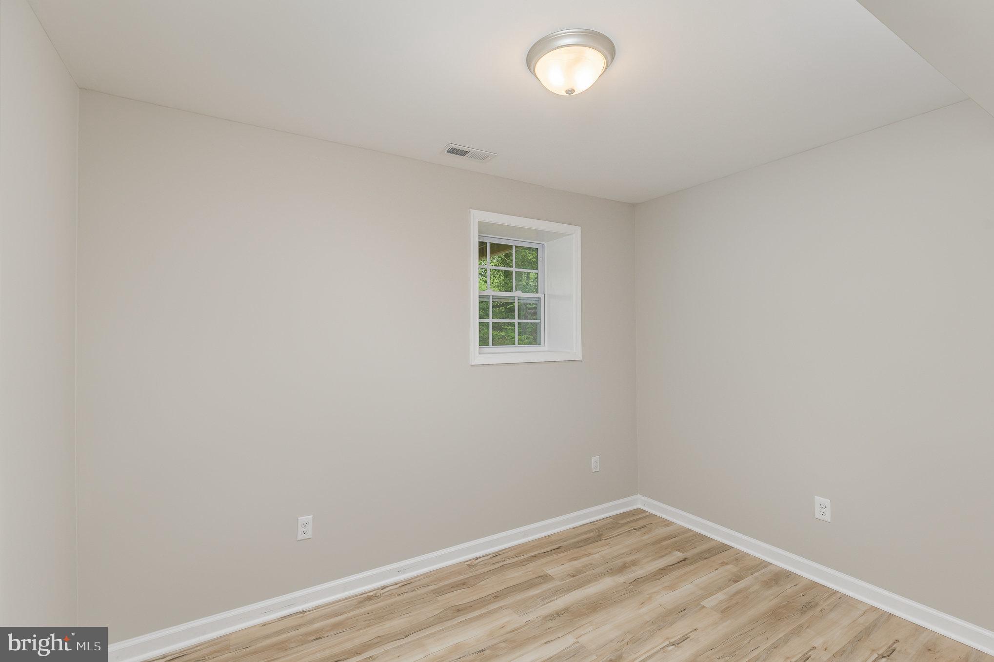 OAKLAND PARAK - Residential Lease