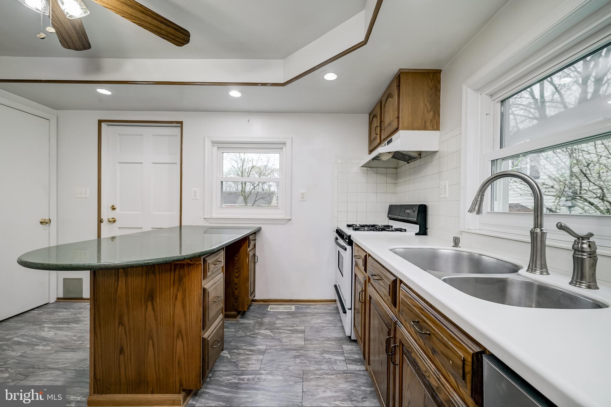 CHESTNUT HILLS - Residential