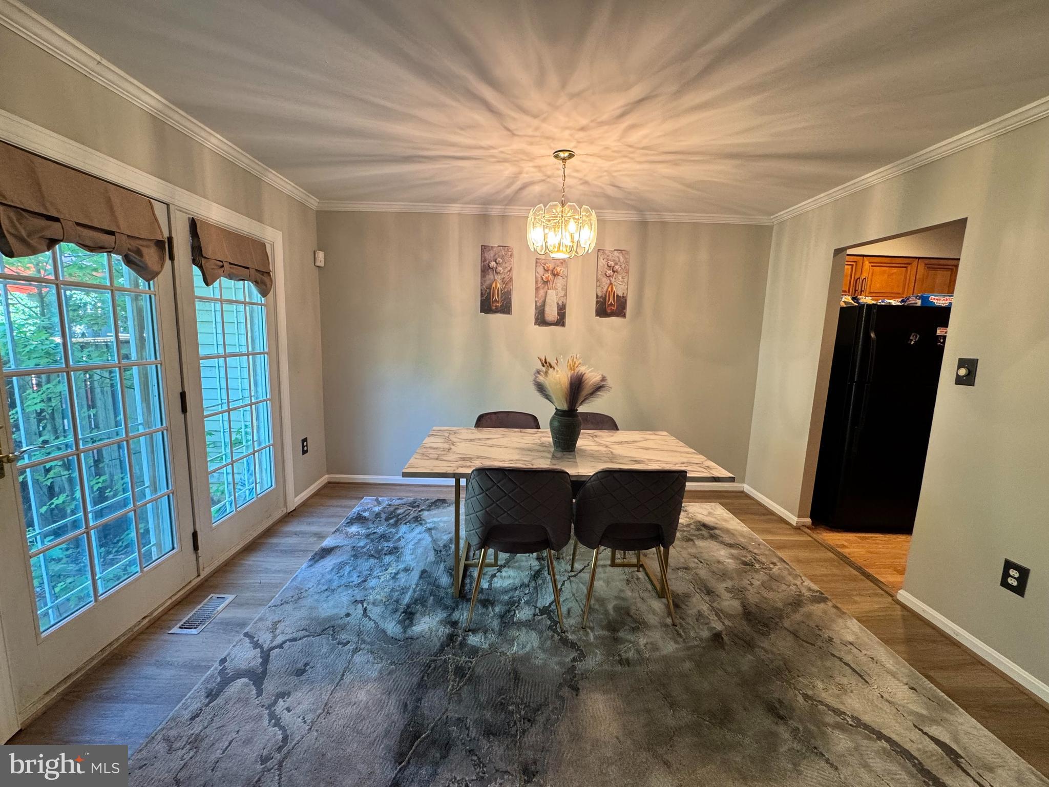 COLONY SQUARE - Residential