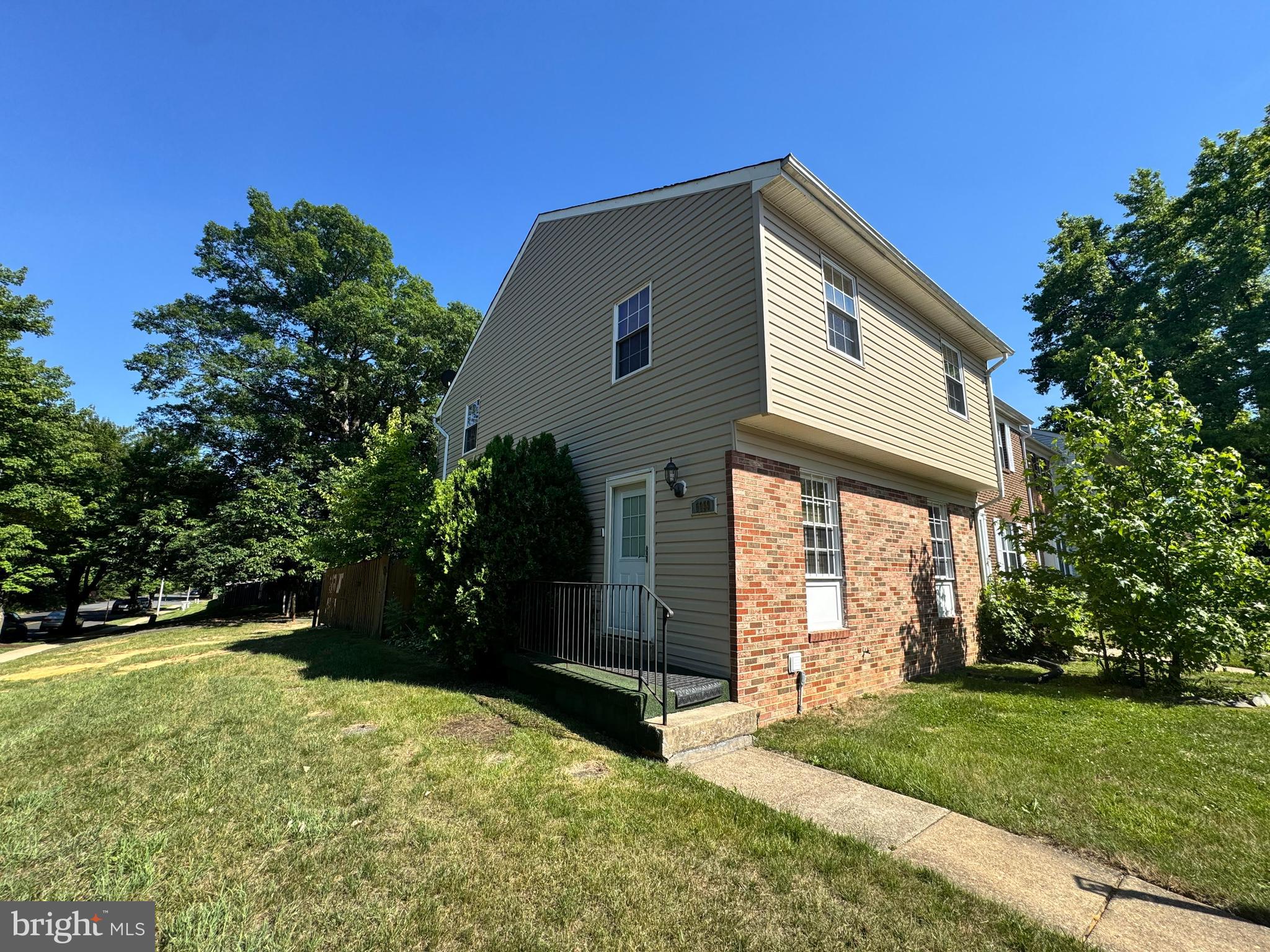 COLONY SQUARE - Residential