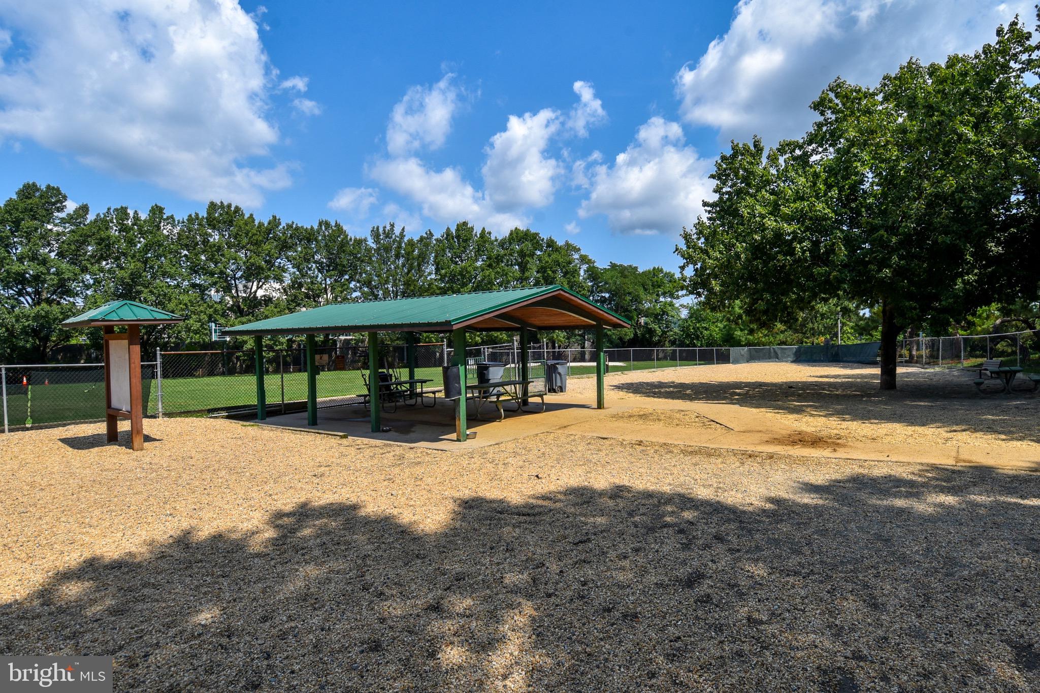 FAIRLINGTON VILLAGES - Residential