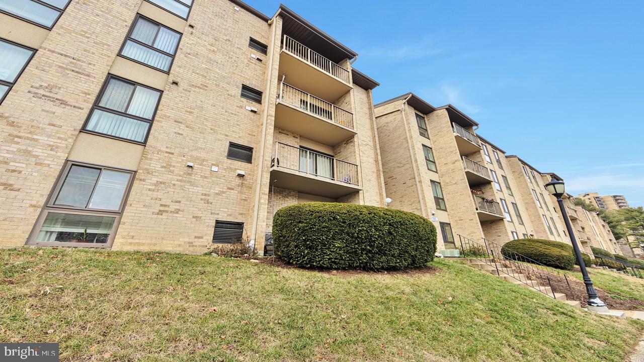 Welcome to this beautifully maintained 2-bedroom, 1.5-bath condo in the heart of Alexandria! Located in a prime area, this home combines comfort and convenience, making it perfect for first-time buyers, downsizers, or investors.

Step inside to discover a bright and spacious living area with plenty of natural light, perfect for relaxing or entertaining. The kitchen features modern appliances, ample cabinetry, and a convenient layout to prepare your favorite meals.

The primary bedroom offers generous space, a large closet, and access to the updated full bathroom. The second bedroom is perfect for guests, a home office, or additional living space.

Enjoy your morning coffee on the private balcony or take advantage of the community's amenities, including a pool, fitness center, and clubhouse. The condo fee includes water, sewer, and other essentials, simplifying your lifestyle.

Situated close to major commuter routes, Metro stations, shopping, and dining options, this location offers unparalleled convenience.

***650 minimum credit score required***