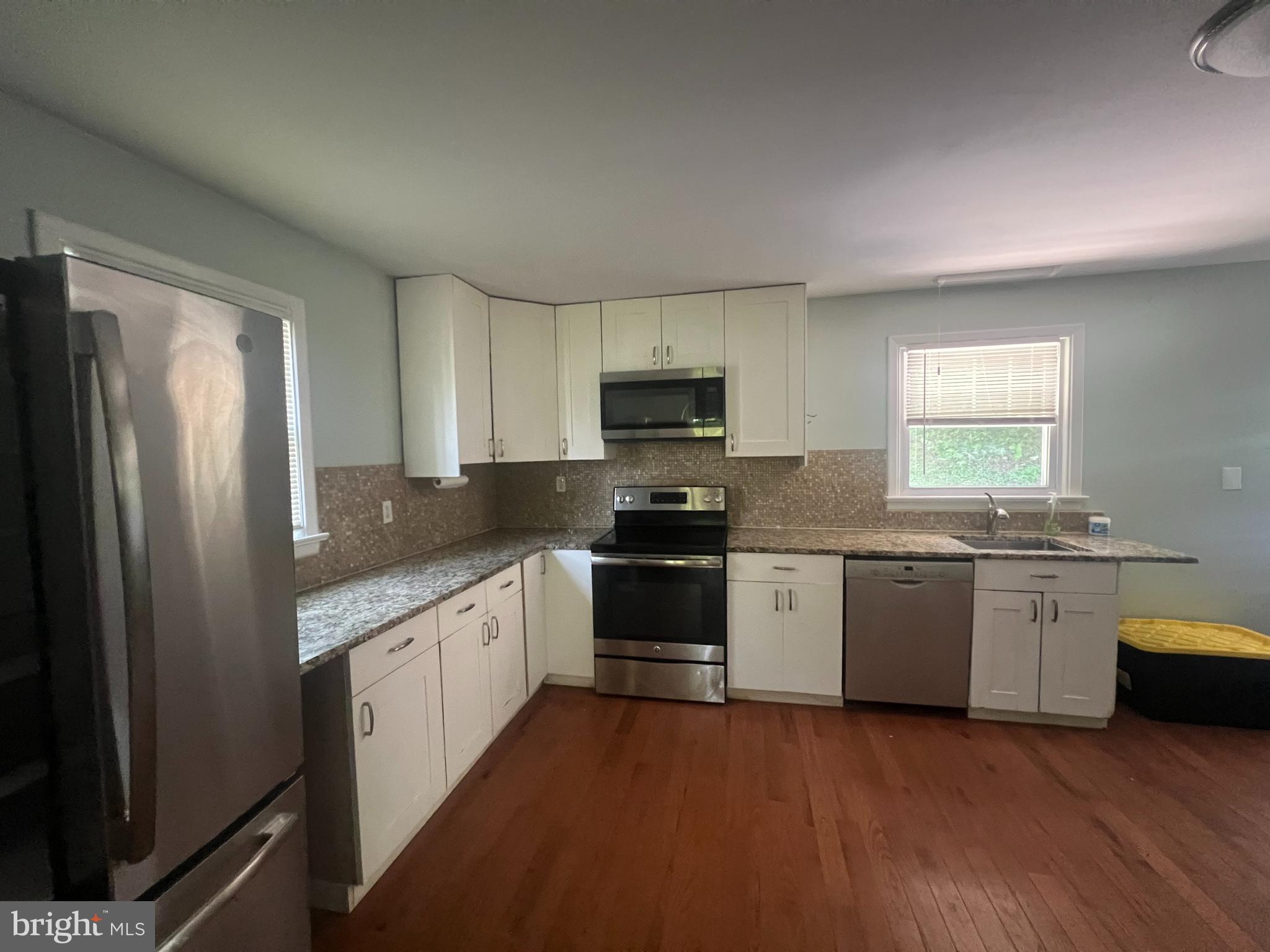 MERION HILL - Residential