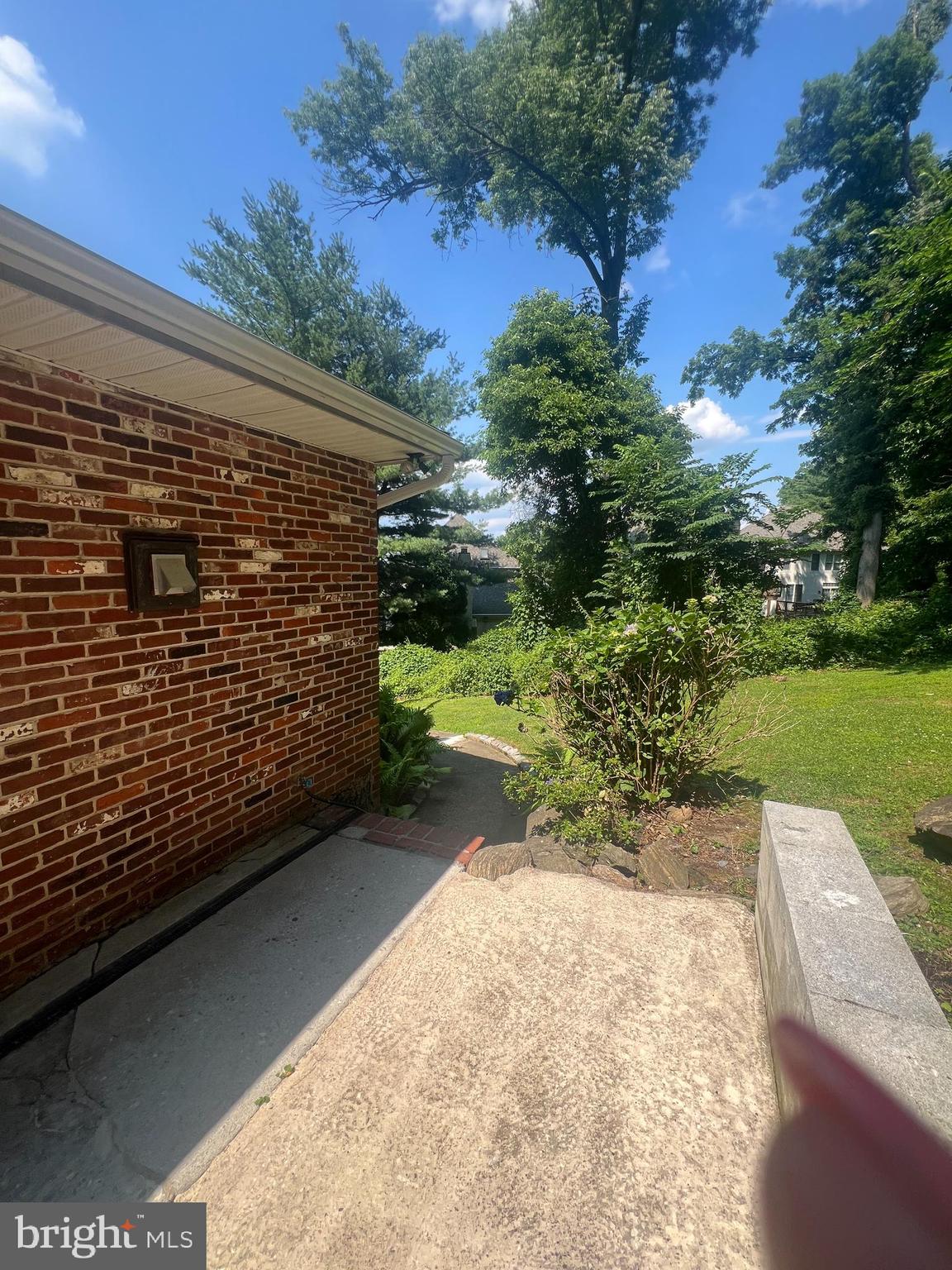 MERION HILL - Residential