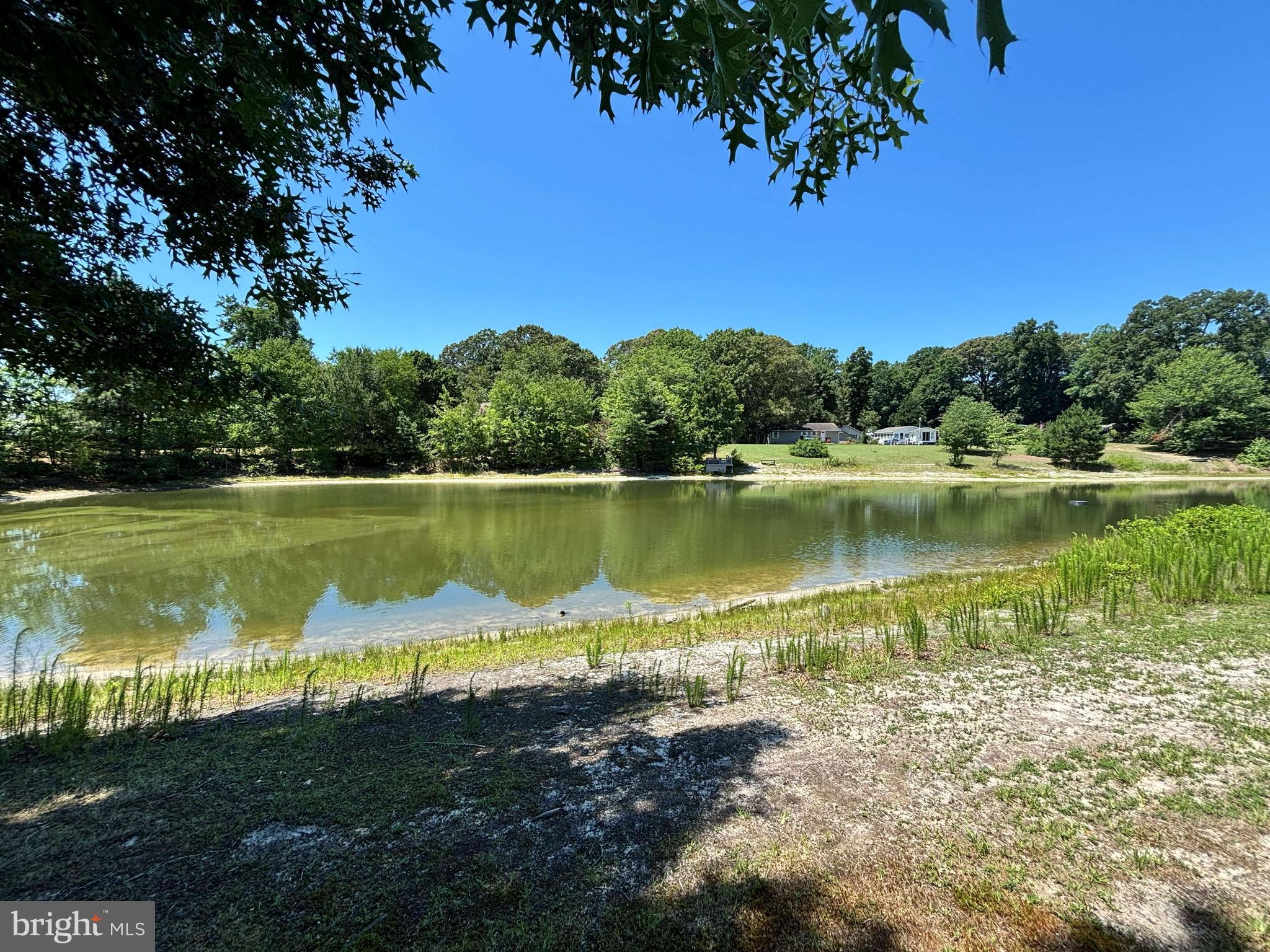 LAZY LAKE - Residential