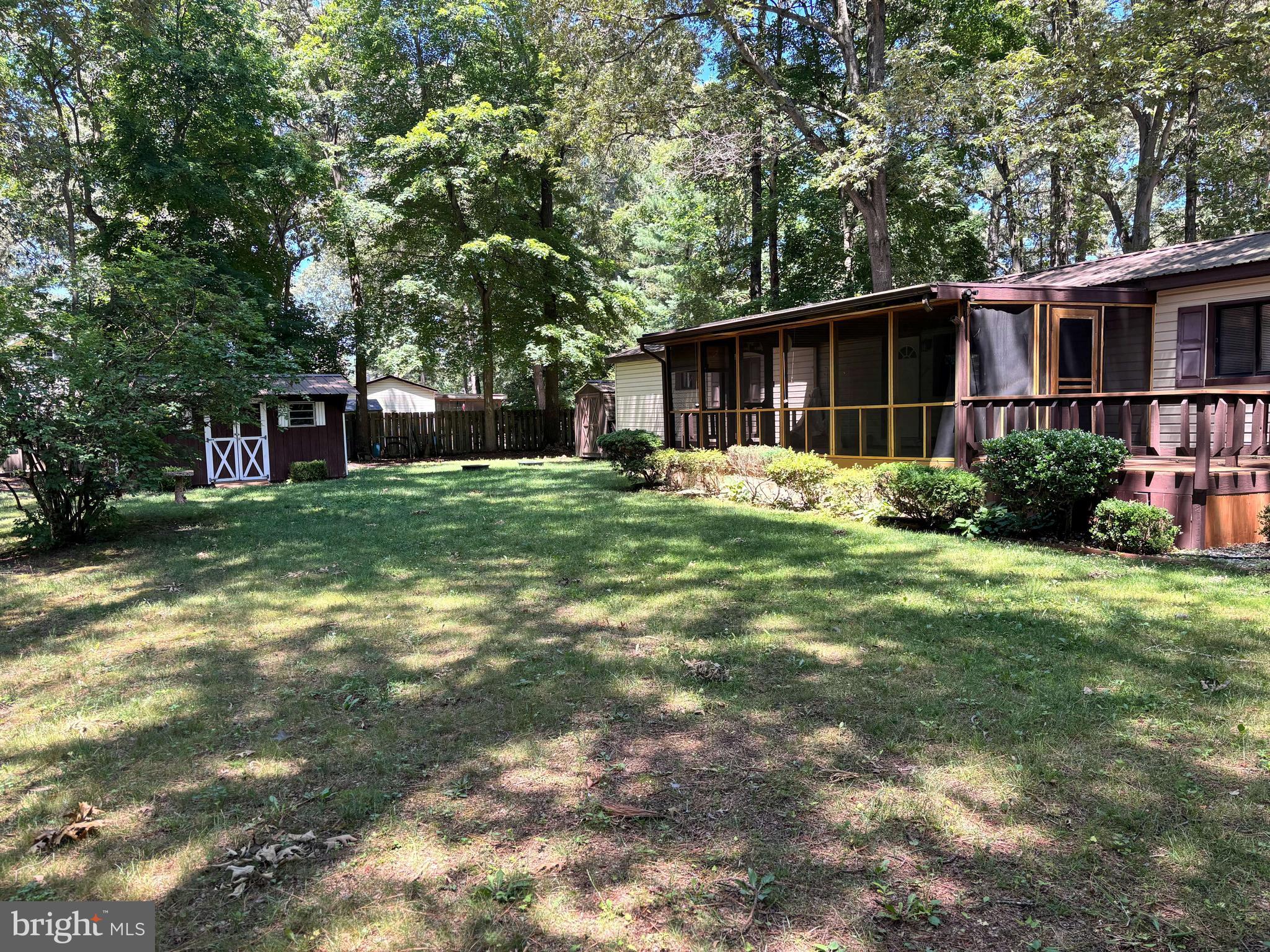 LAZY LAKE - Residential